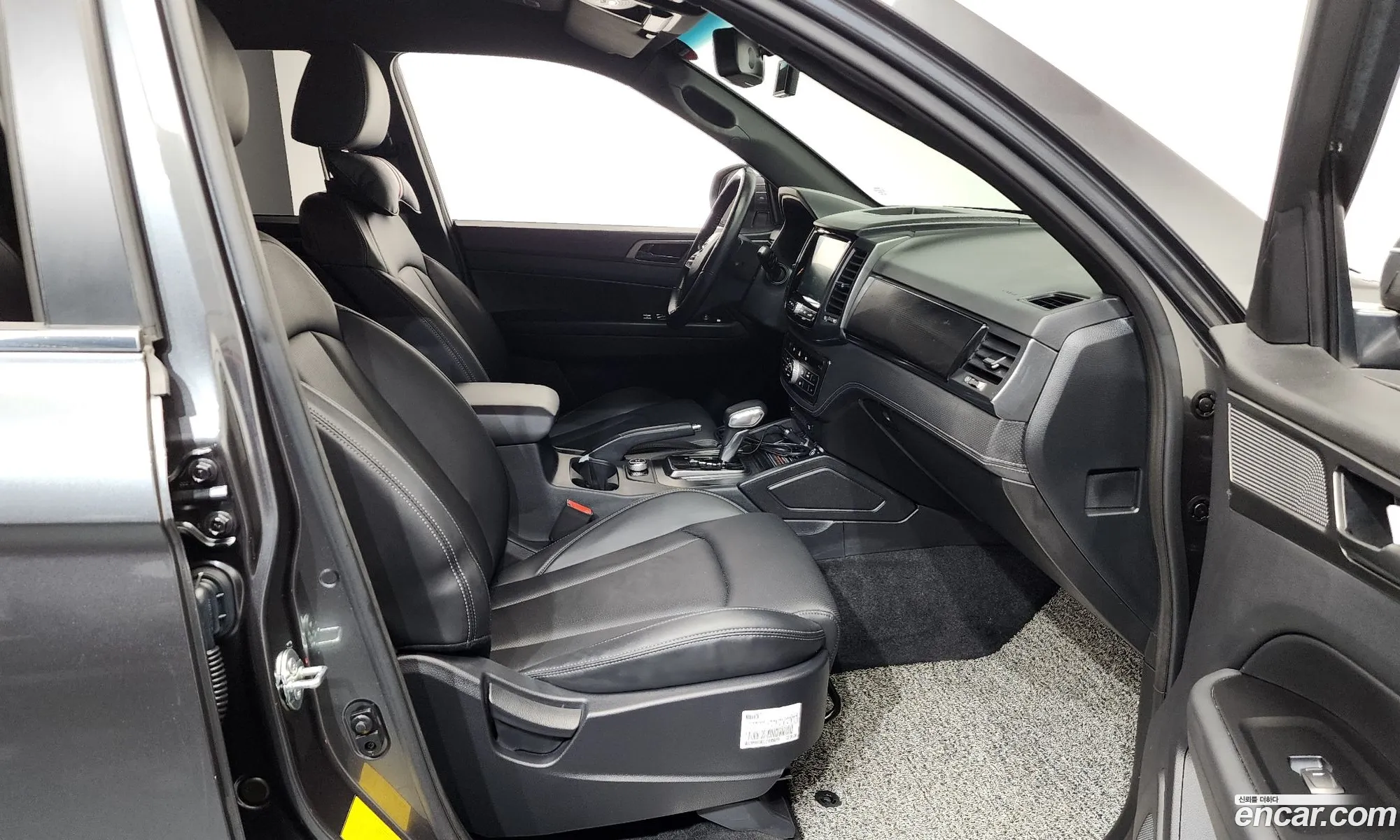 KG Mobility (SsangYong) Rexton Sports Khan 2022 — 18
