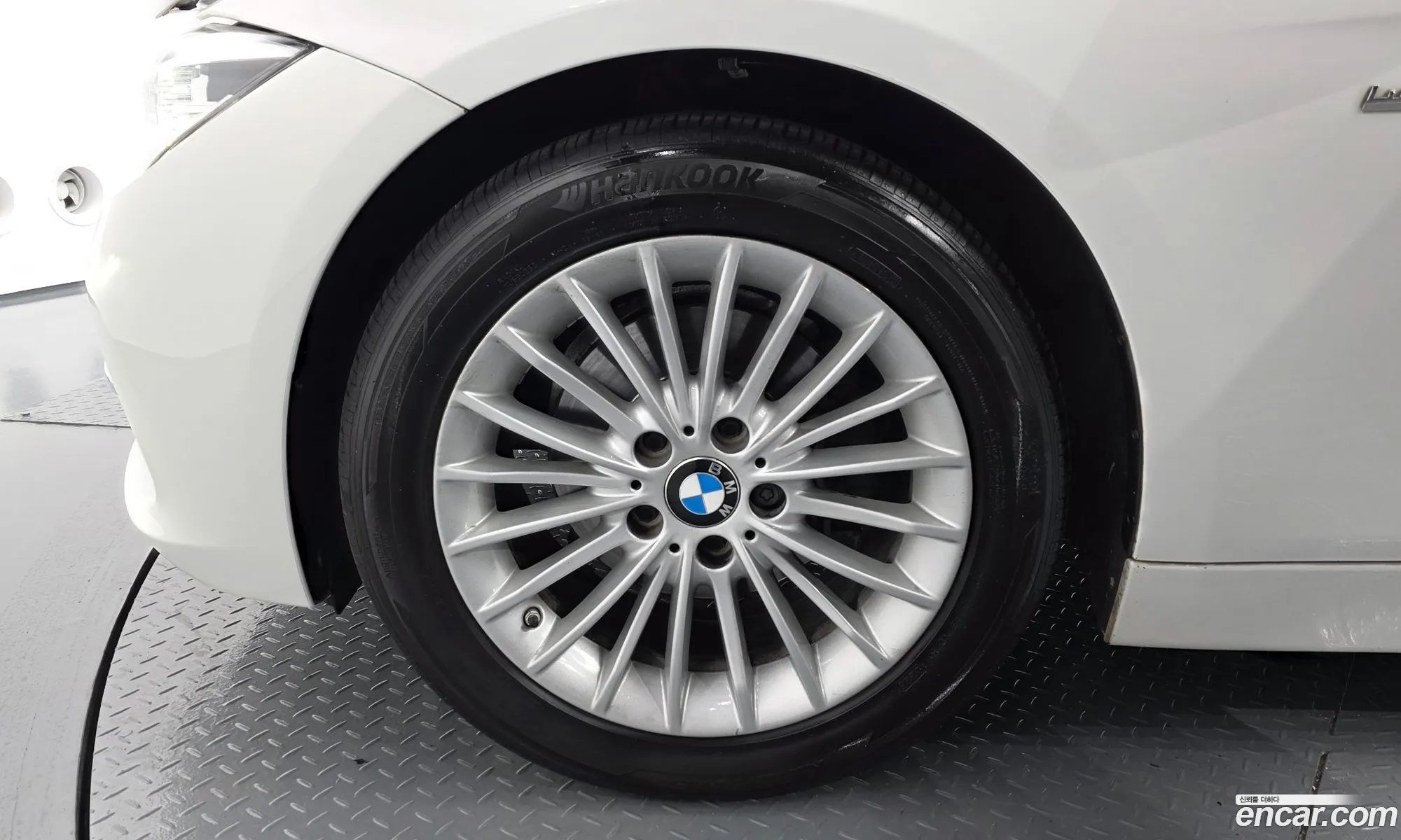 BMW 3 Series 2017 — 11