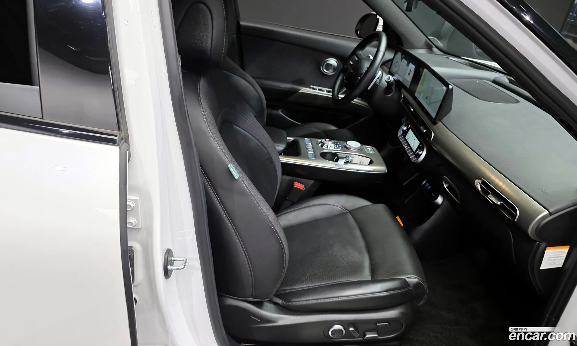 Genesis GV60 2022 — 7