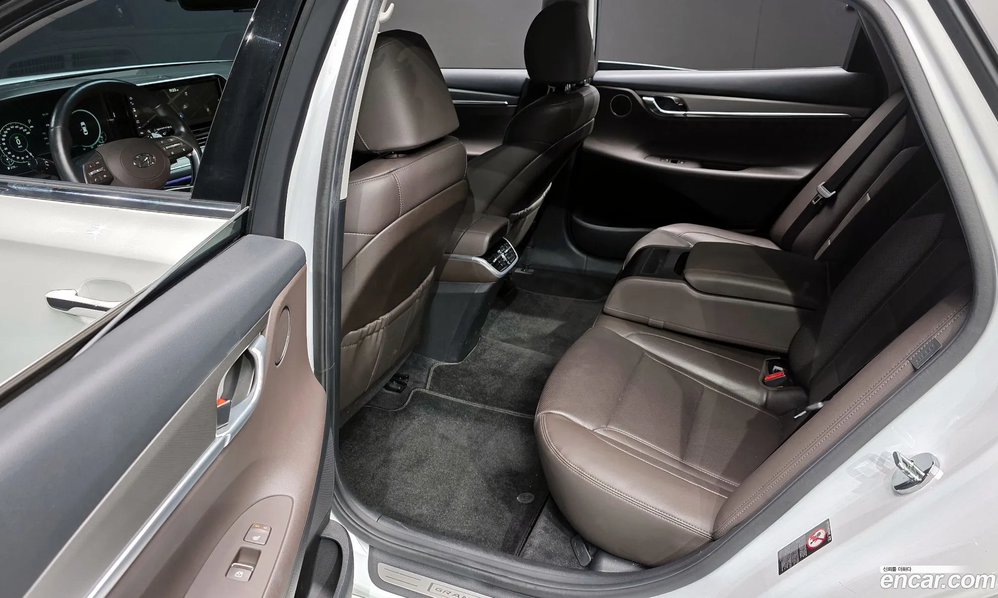 Hyundai Grandeur IG Hybrid 2020 — 24