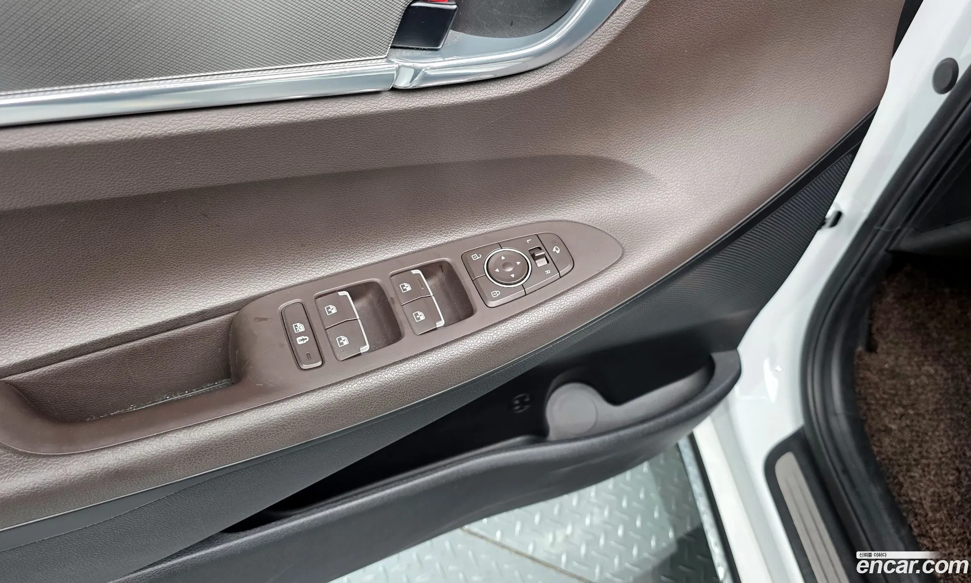Hyundai Grandeur IG Hybrid 2020 — 17