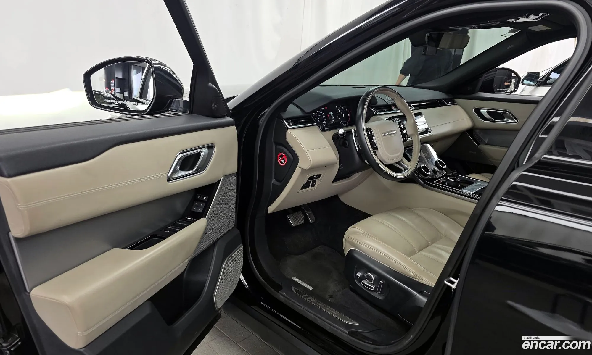 Land Rover Range Rover Velar 2018 — 30