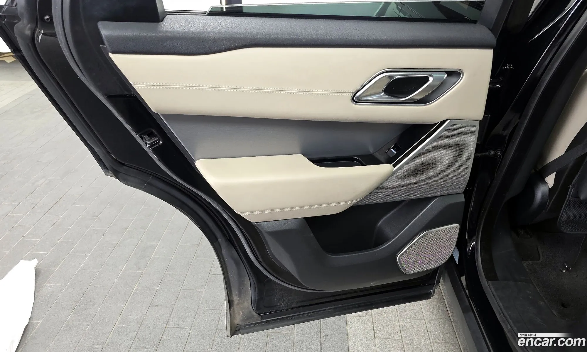 Land Rover Range Rover Velar 2018 — 18