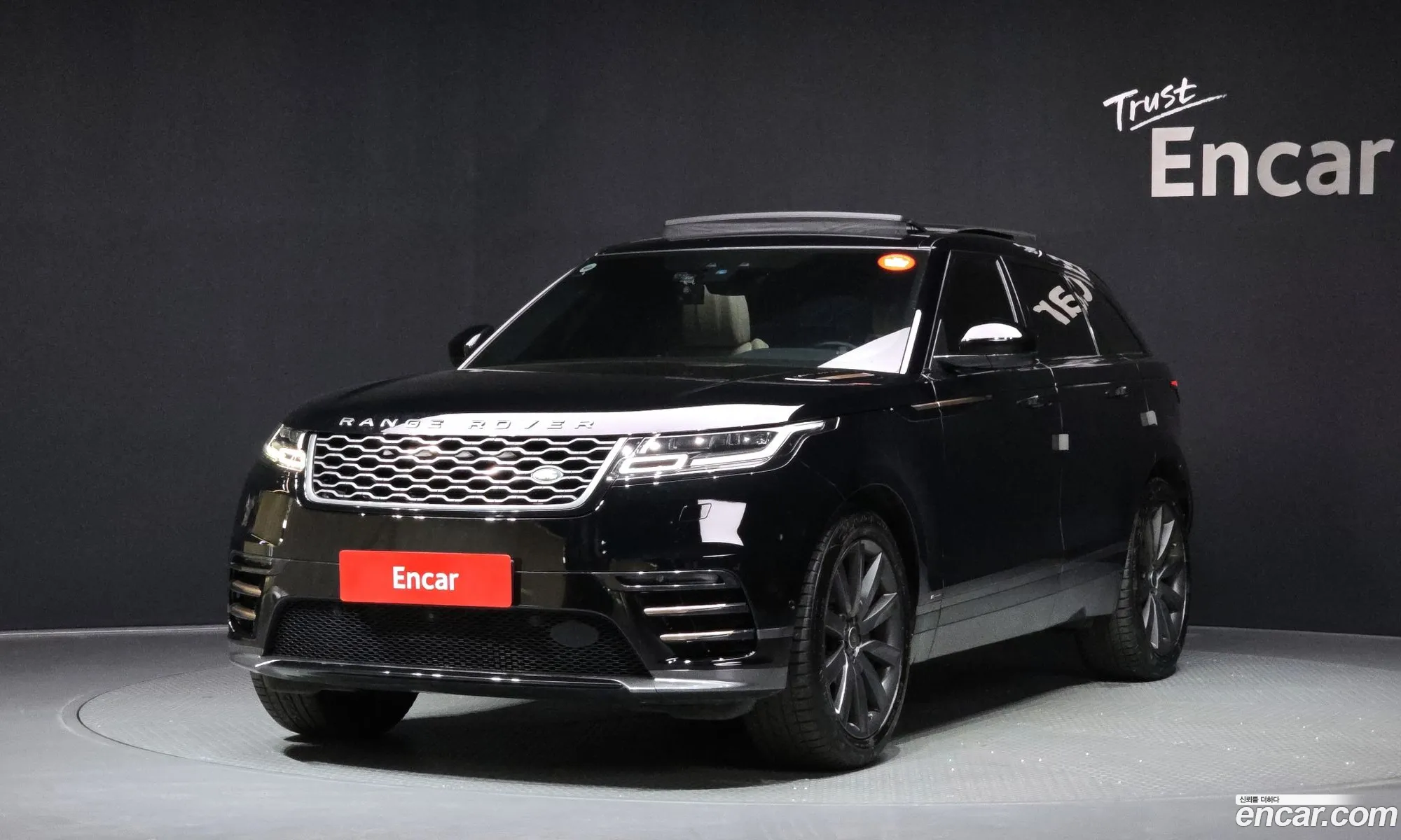 Land Rover Range Rover Velar 2018 — 19