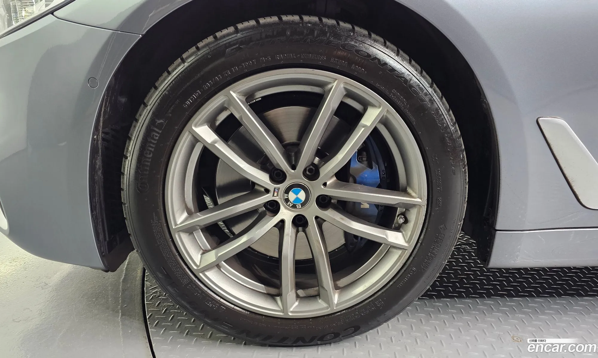 BMW 5 Series 2018 WBAJD910XJWC12270 — 11