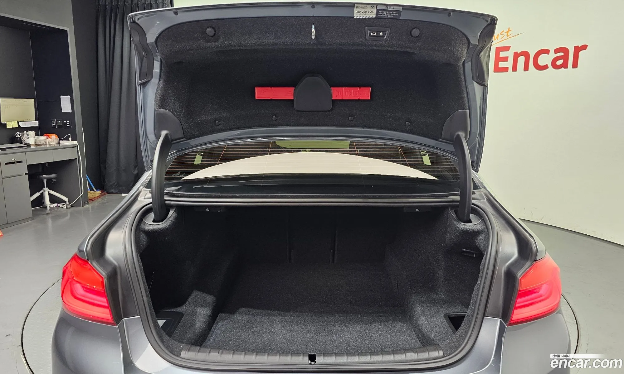 BMW 5 Series 2018 WBAJD910XJWC12270 — 9
