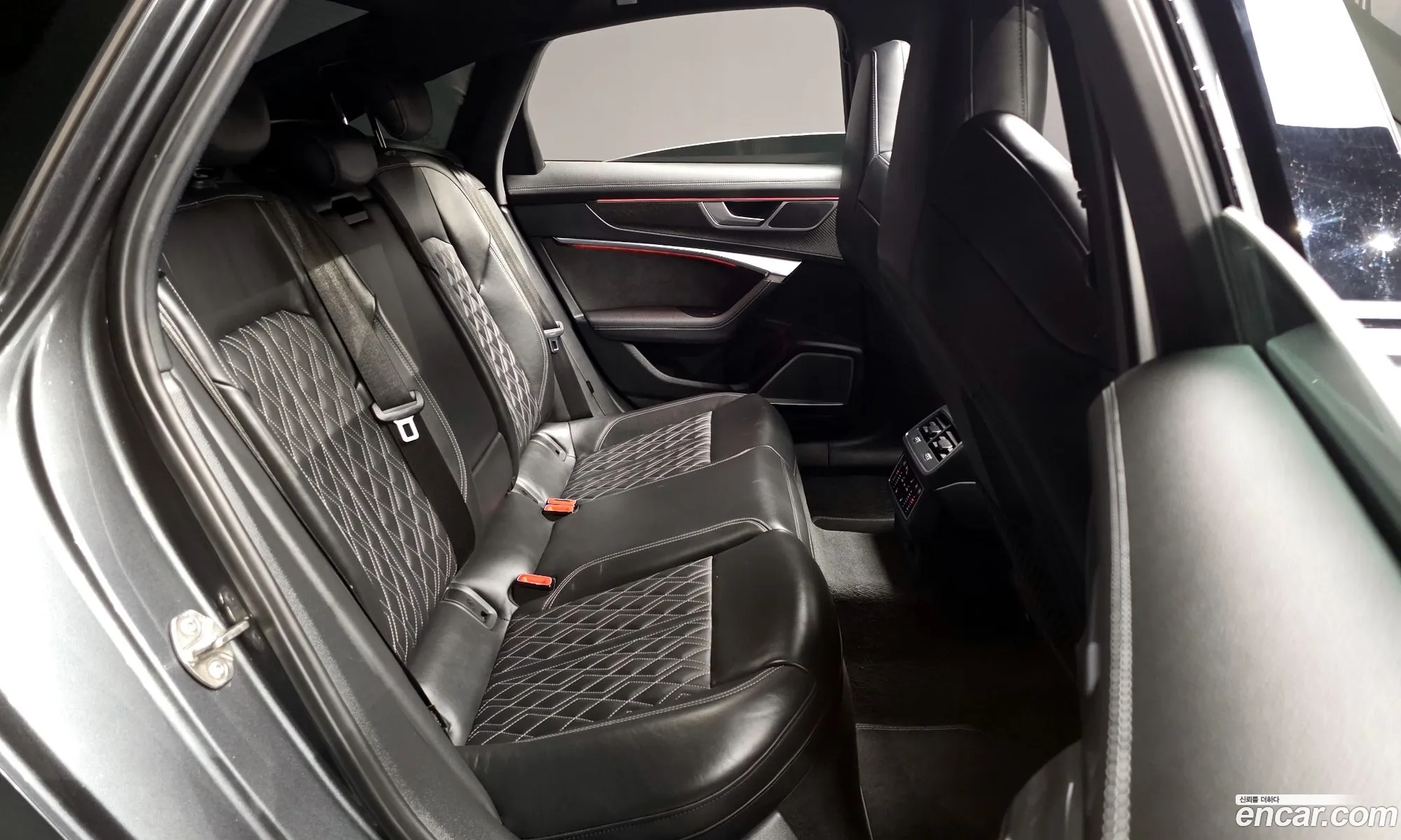 Audi S6 2021 WAUZZZF23MN004320 — 14