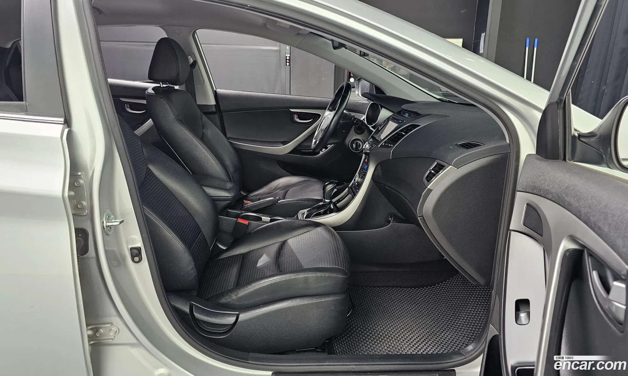 Hyundai Elantra 2014 — 29