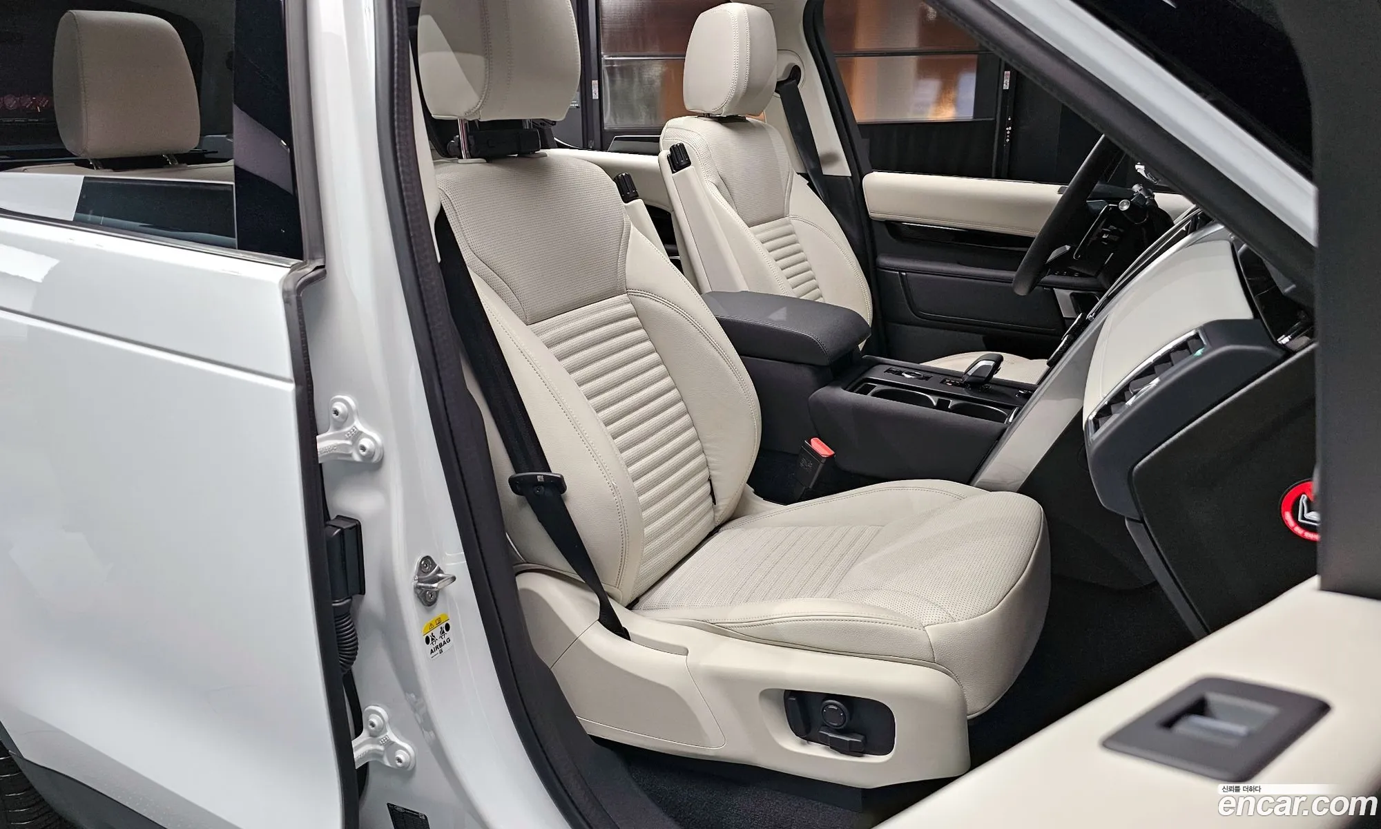 Land Rover Discovery 5 2025 — 19