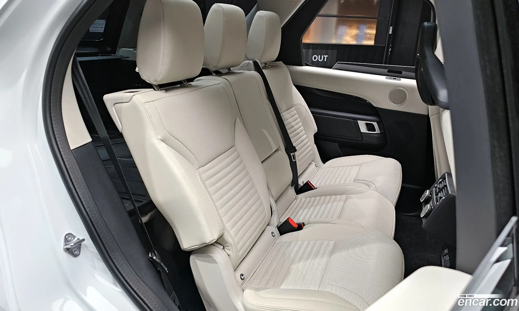 Land Rover Discovery 5 2025 — 9