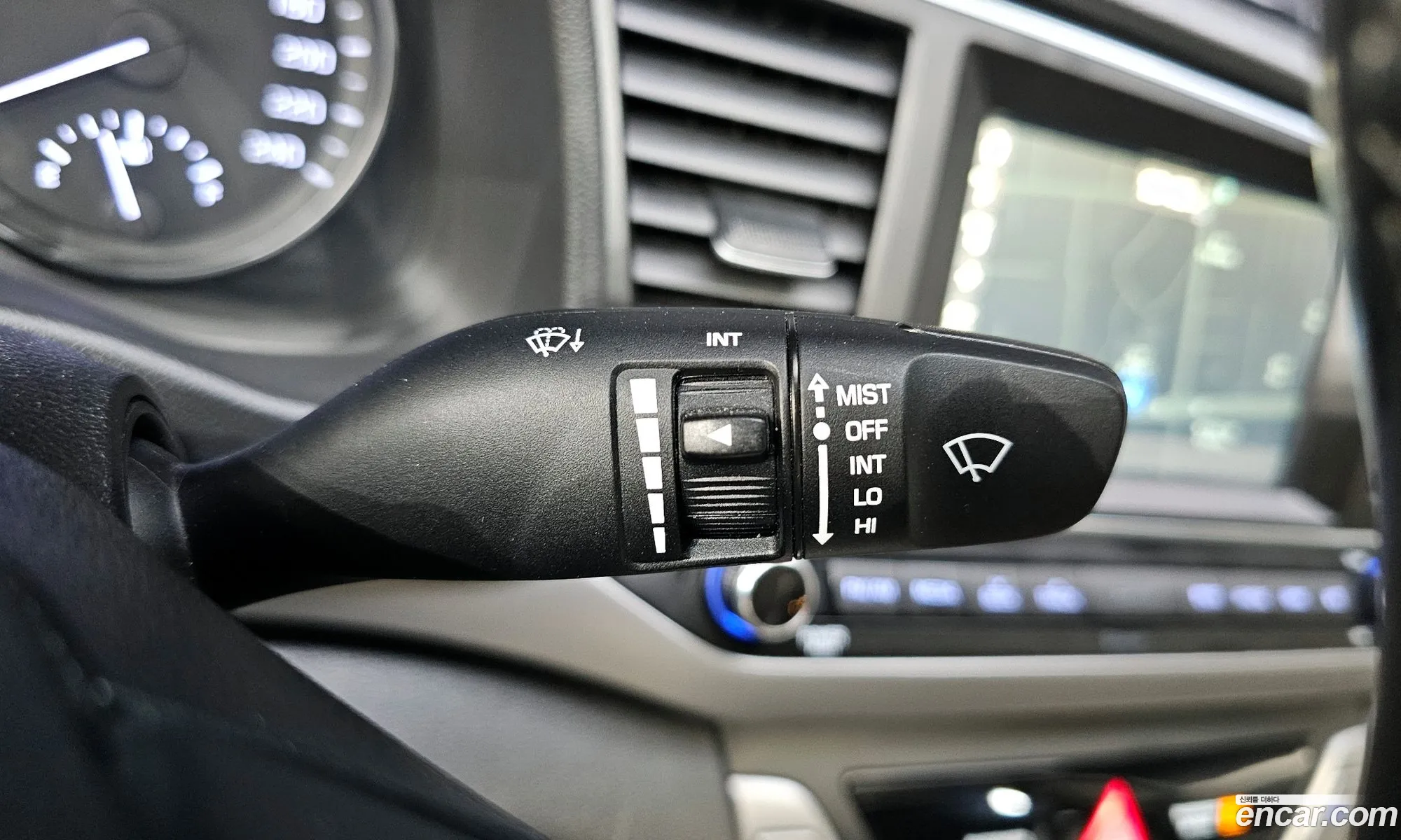 Hyundai Elantra AD 2016 — 28