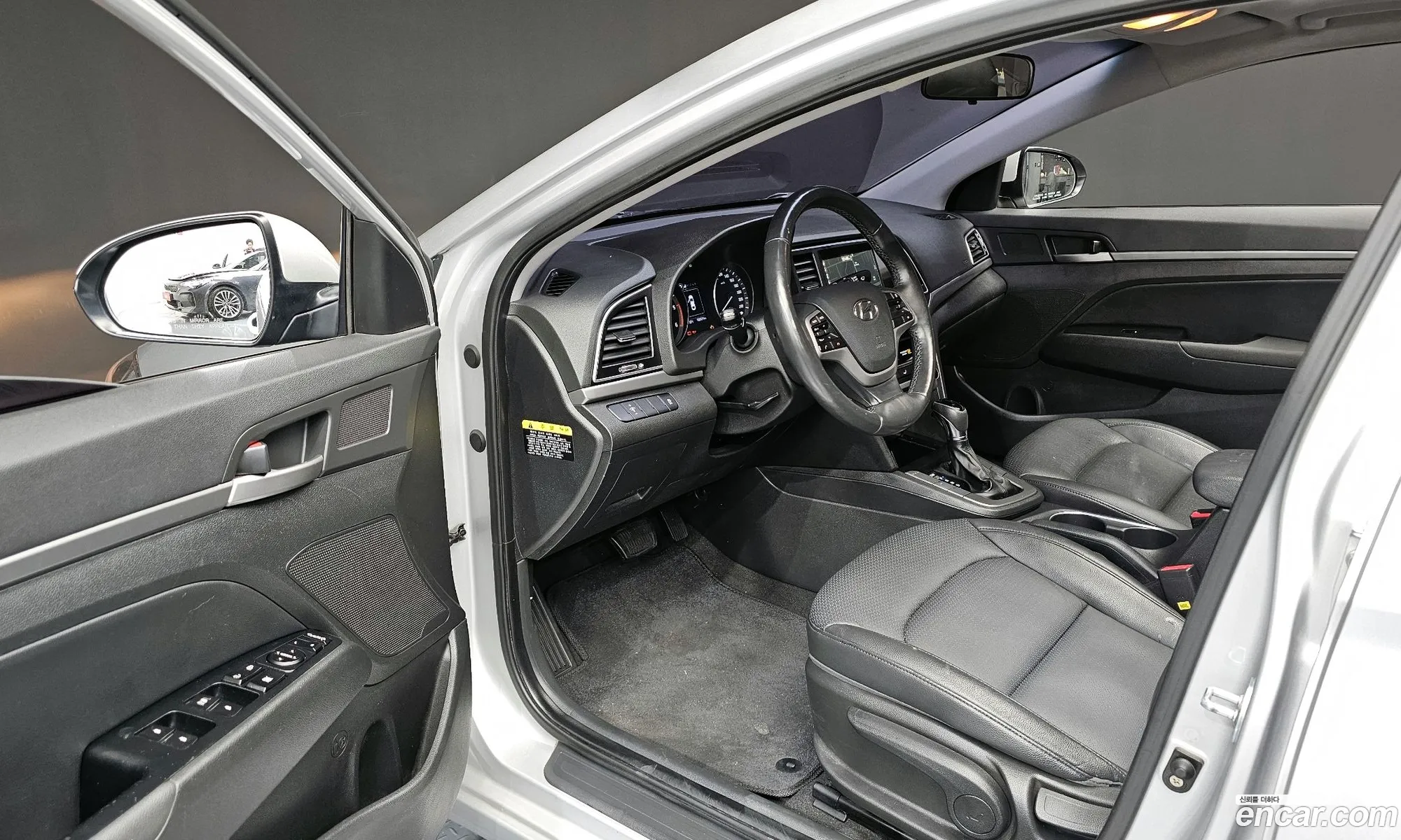 Hyundai Elantra AD 2016 — 16
