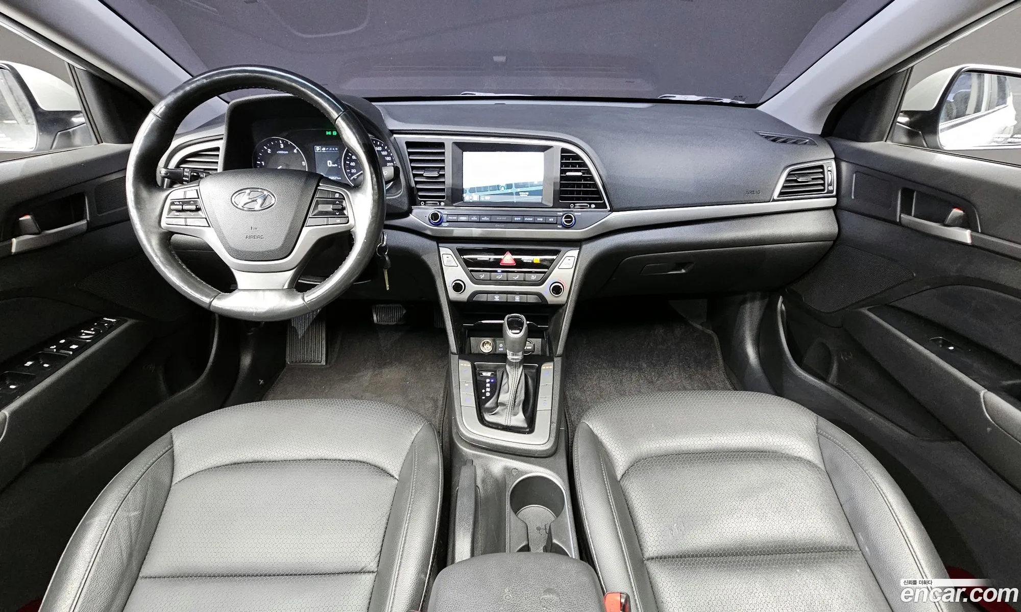 Hyundai Elantra AD 2016 — 9
