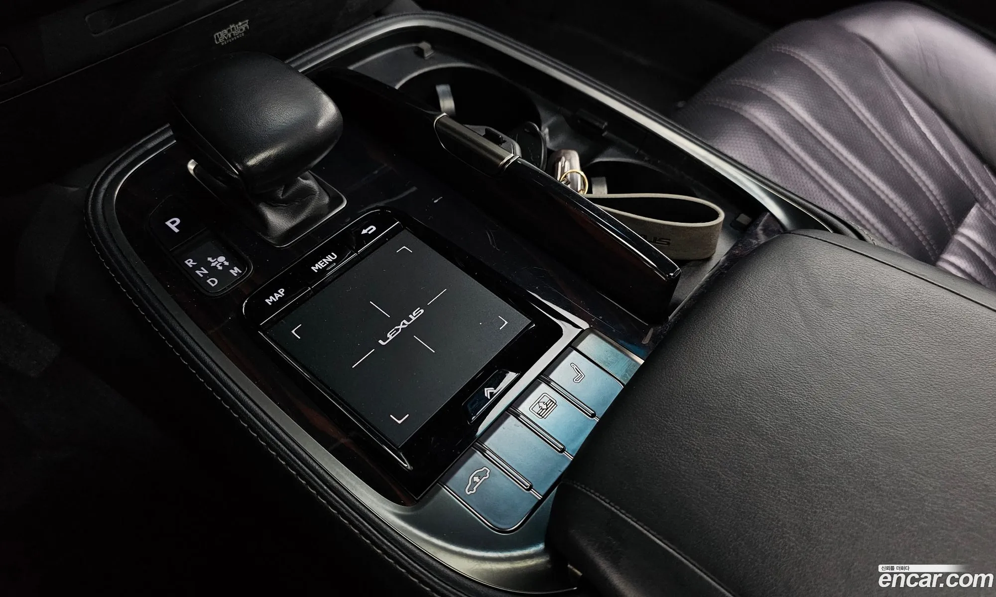 Lexus LS500 2018 — 11