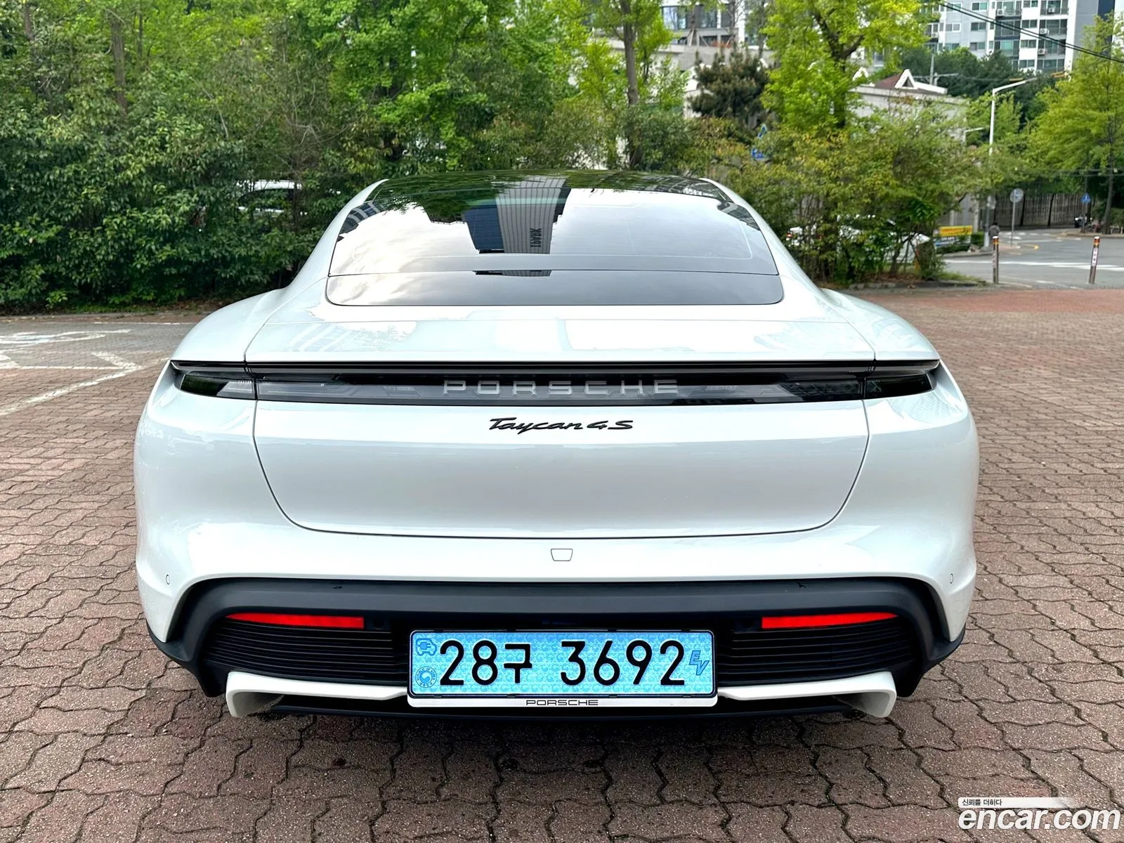 Porsche Taycan 2025 — 10