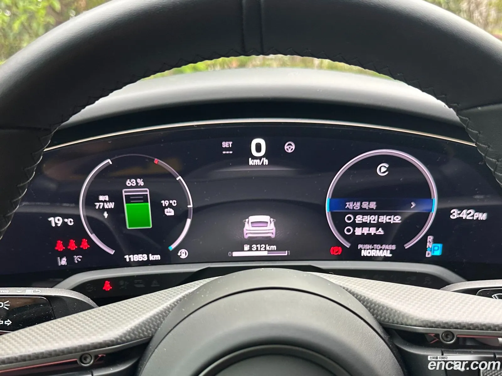 Porsche Taycan 2025 — 13