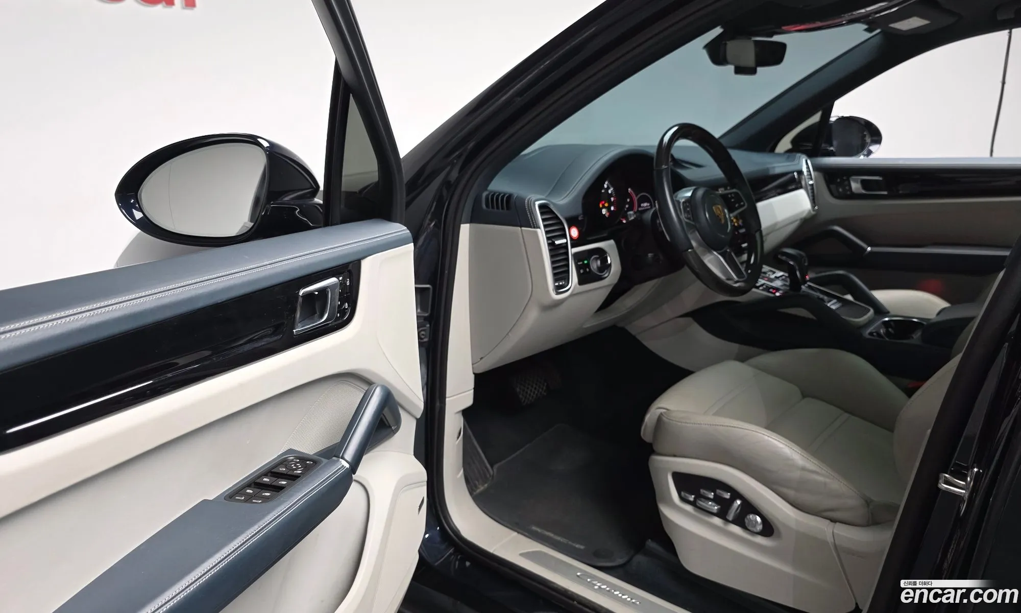 Porsche Cayenne 2021 — 17