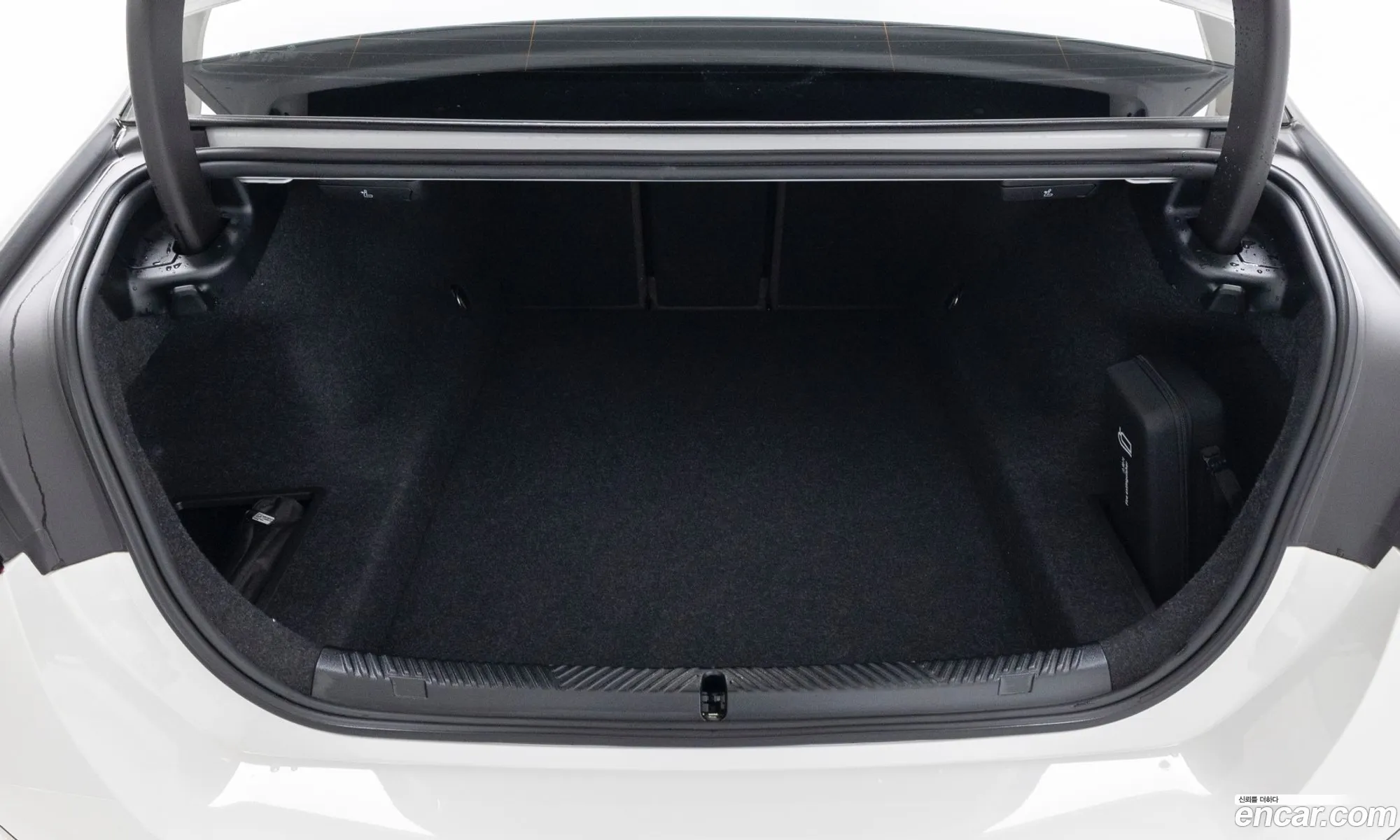 BMW 5 Series 2025 — 16