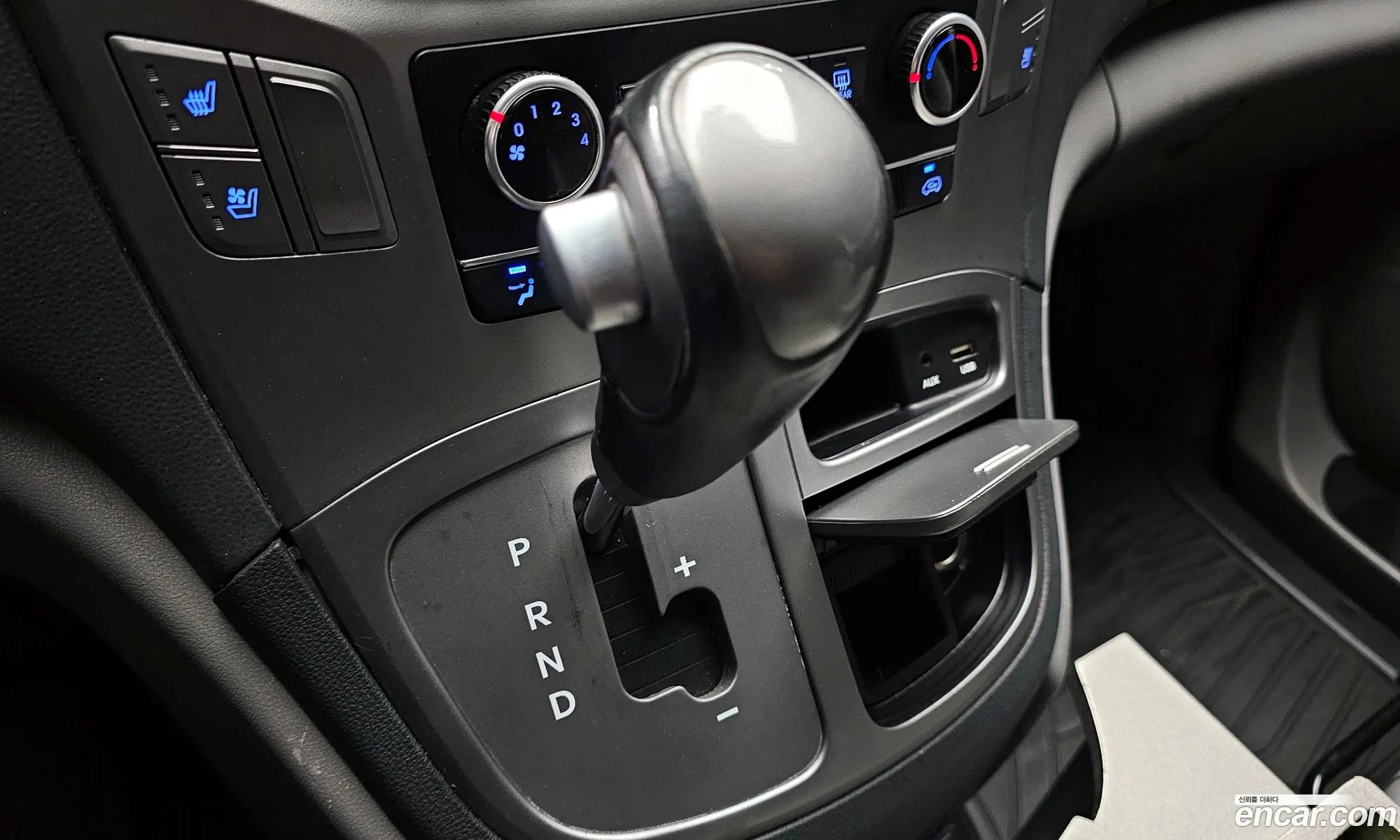 Hyundai Grand Starex 2020 — 19