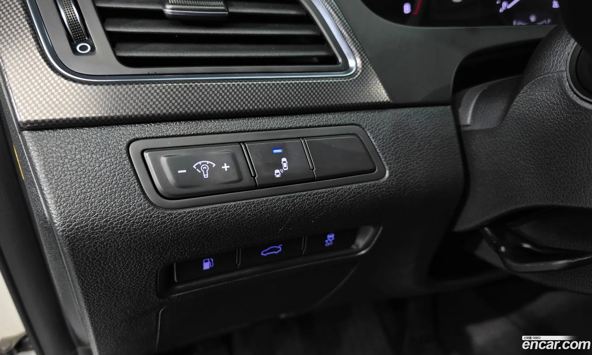 Hyundai LF Sonata 2016 — 23