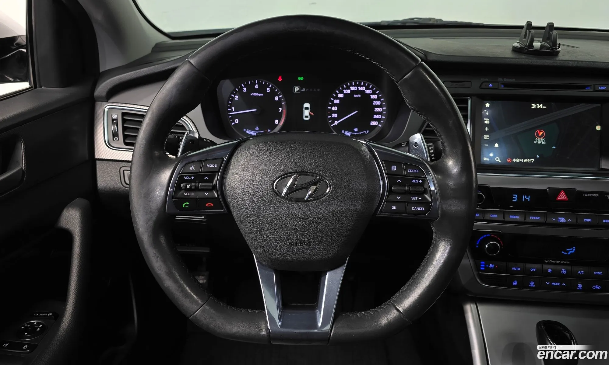 Hyundai LF Sonata 2016 — 10