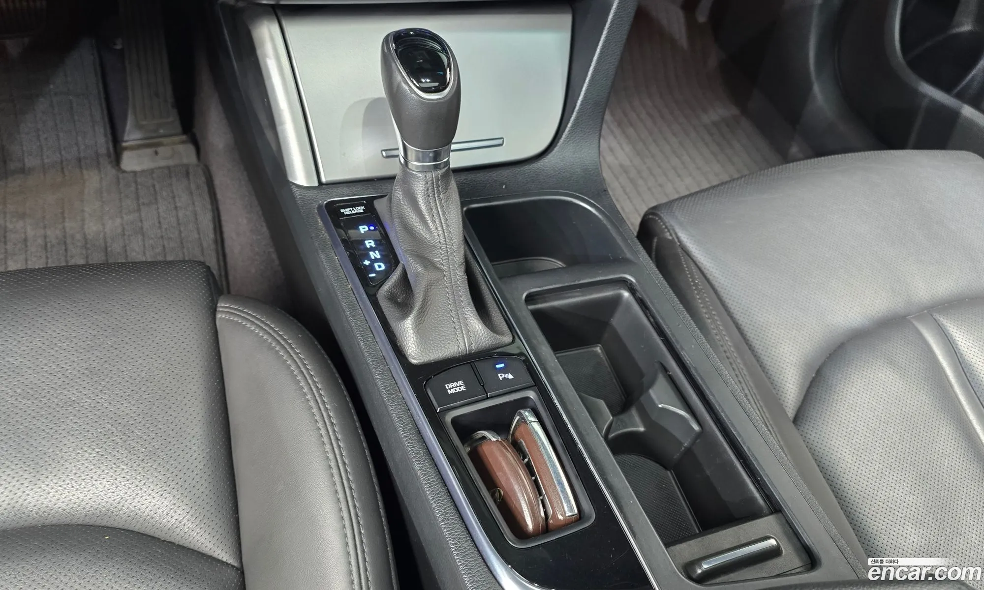 Hyundai LF Sonata 2016 — 32