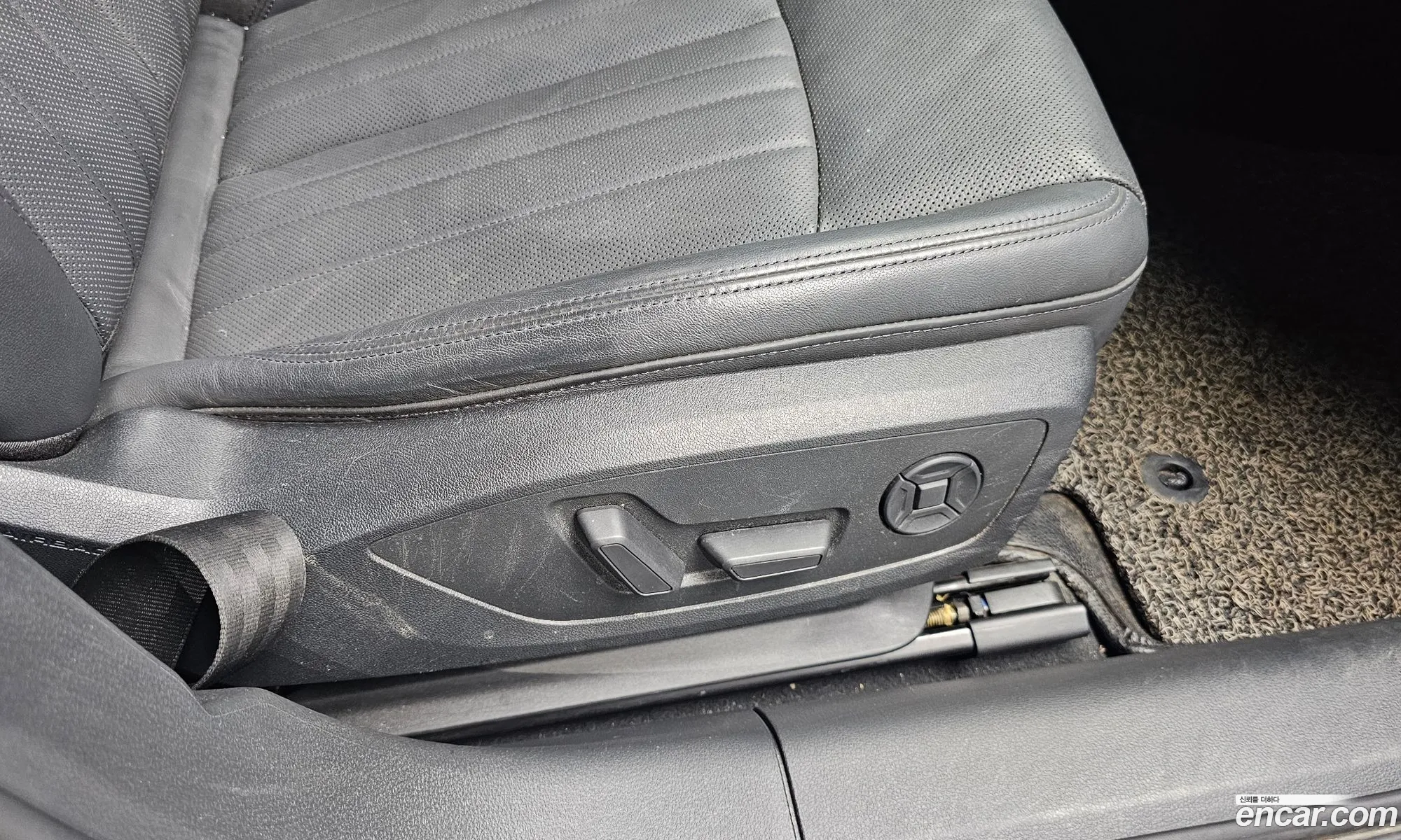 Audi A6 2020 WAUZZZF29LN078081 — 31