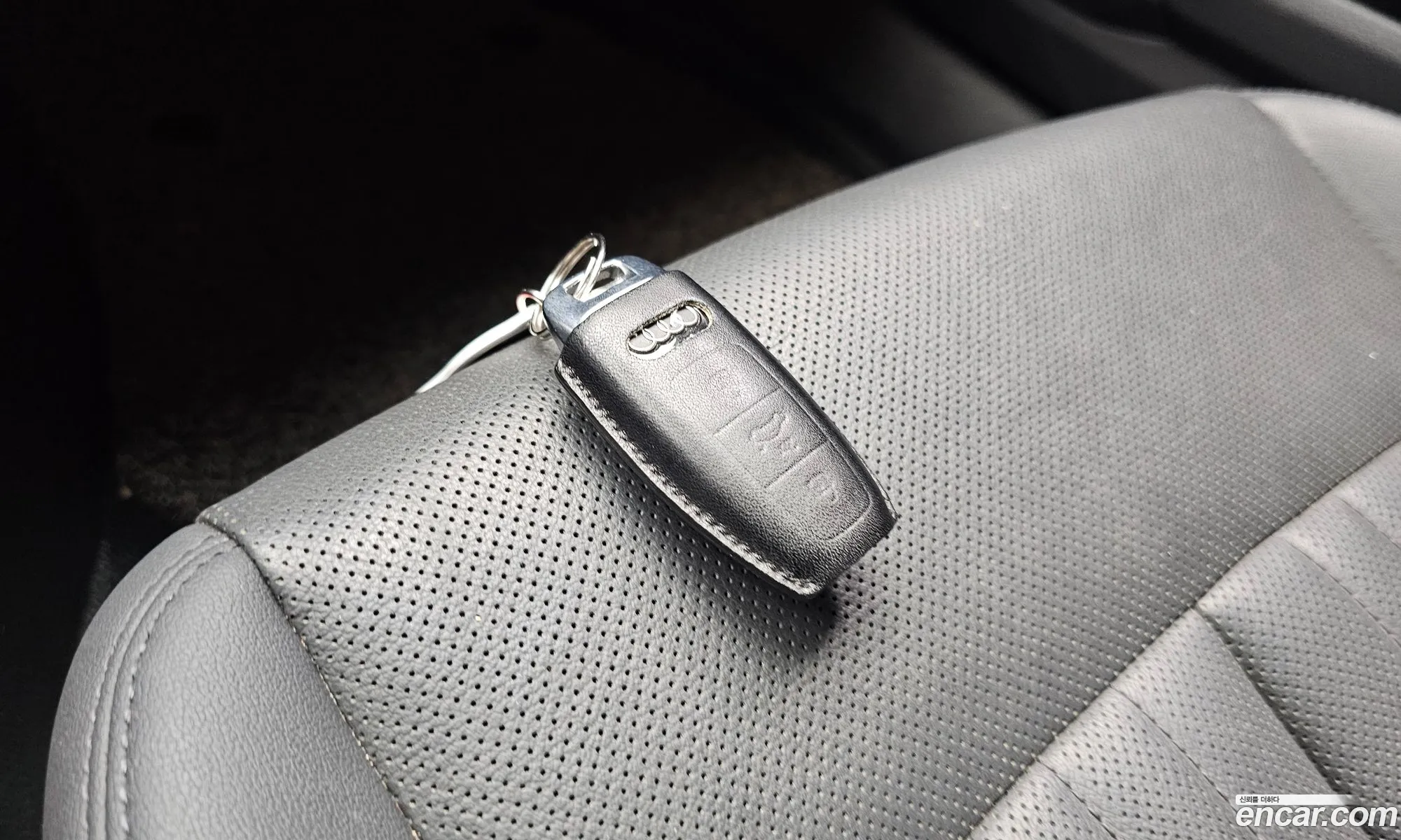 Audi A6 2020 WAUZZZF29LN078081 — 29