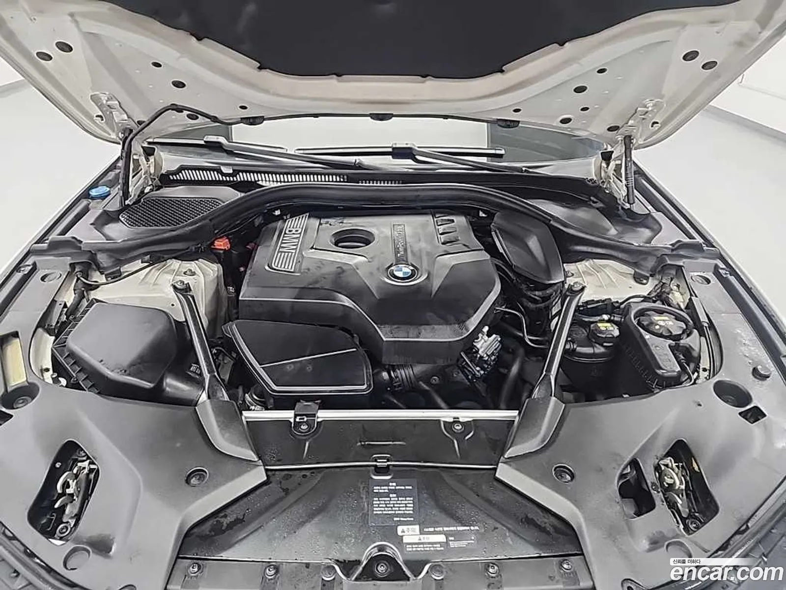 BMW 5 Series 2017 — 11