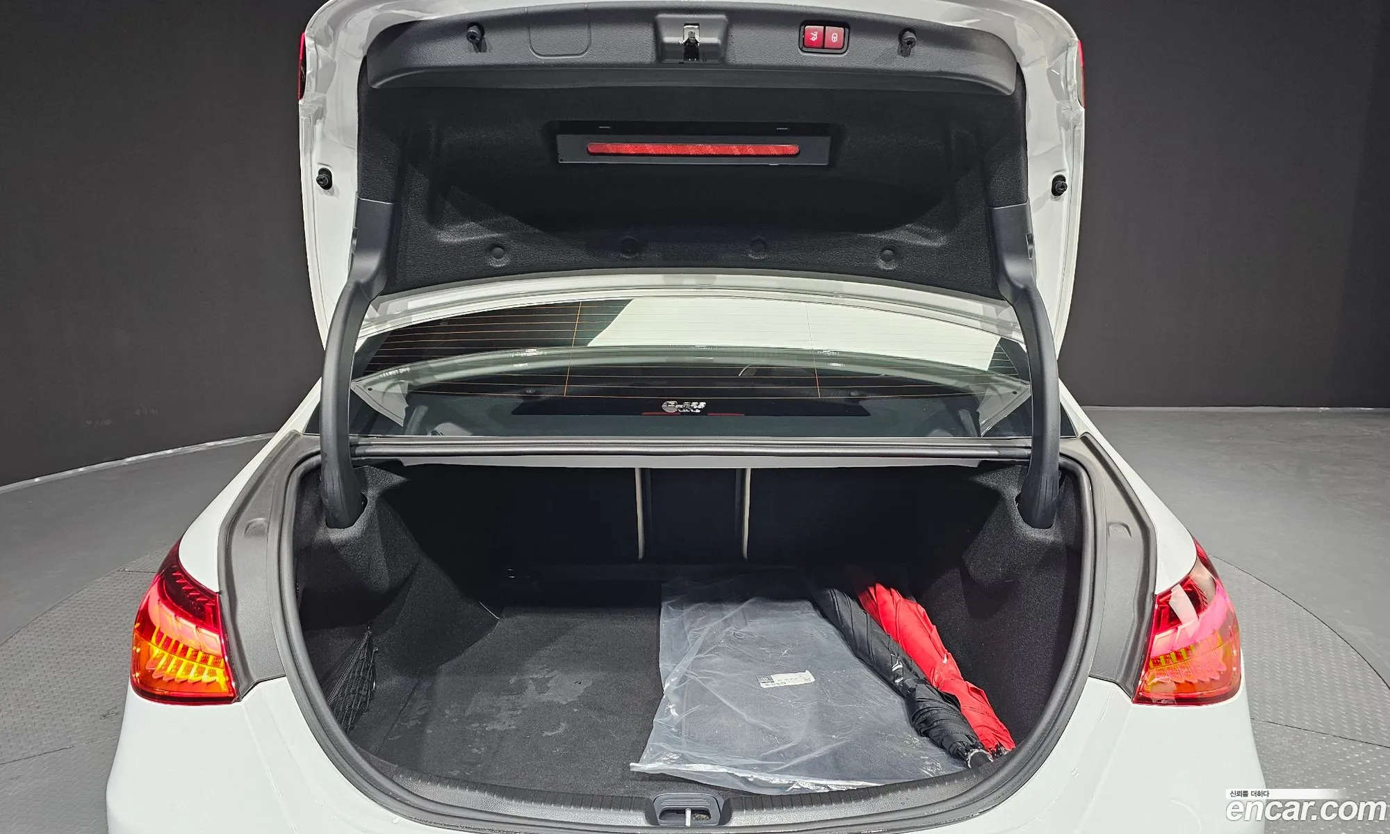 Mercedes-Benz C-Class W206 2023 — 21