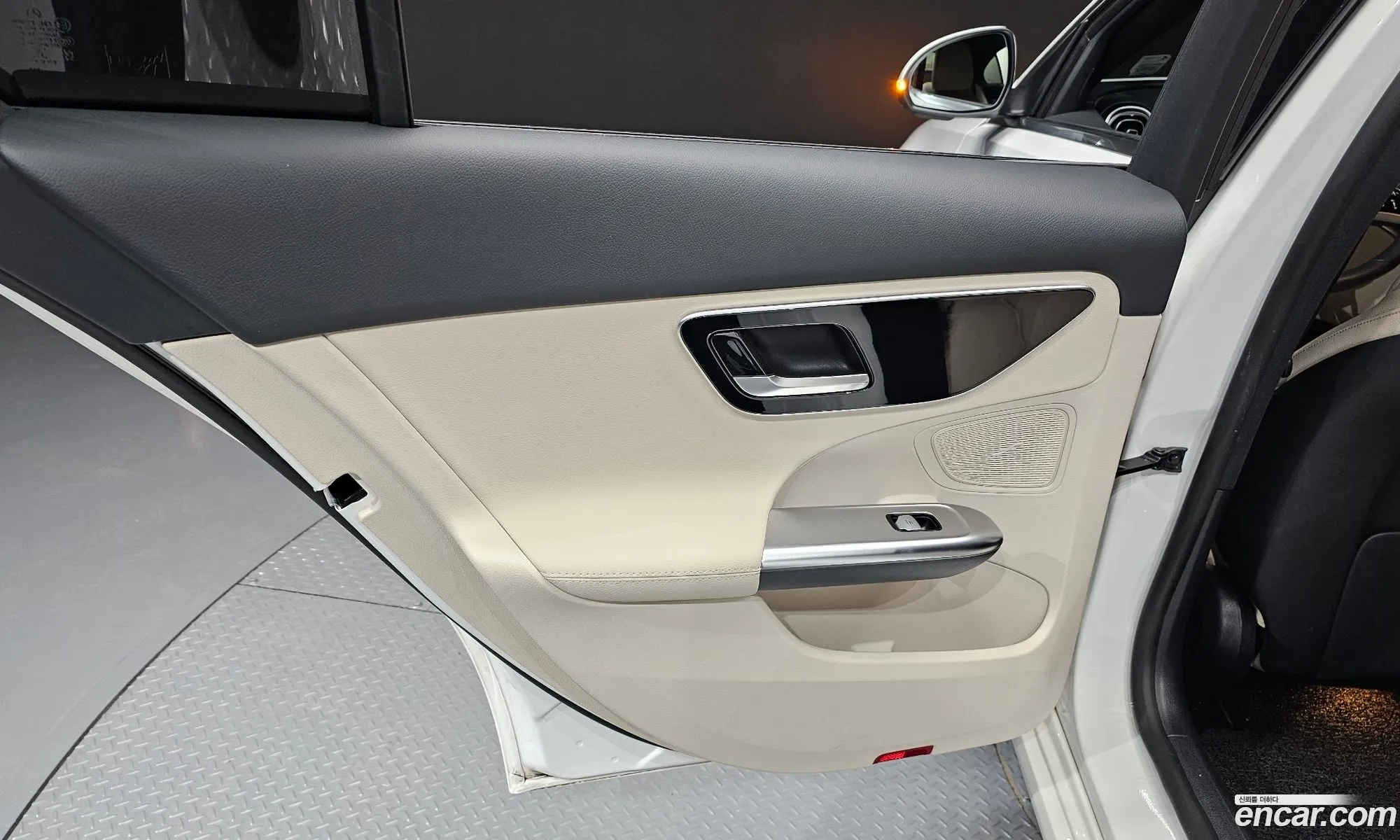 Mercedes-Benz C-Class W206 2023 — 23