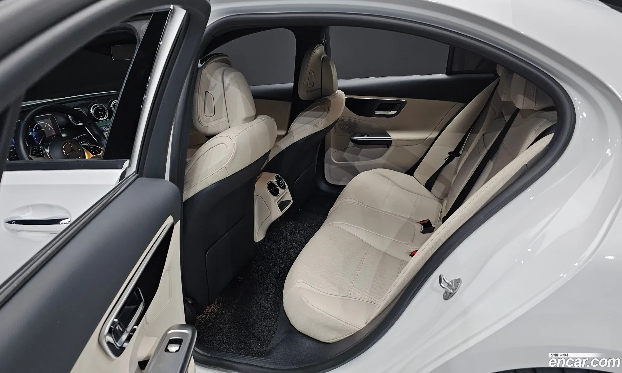 Mercedes-Benz C-Class W206 2023 — 11