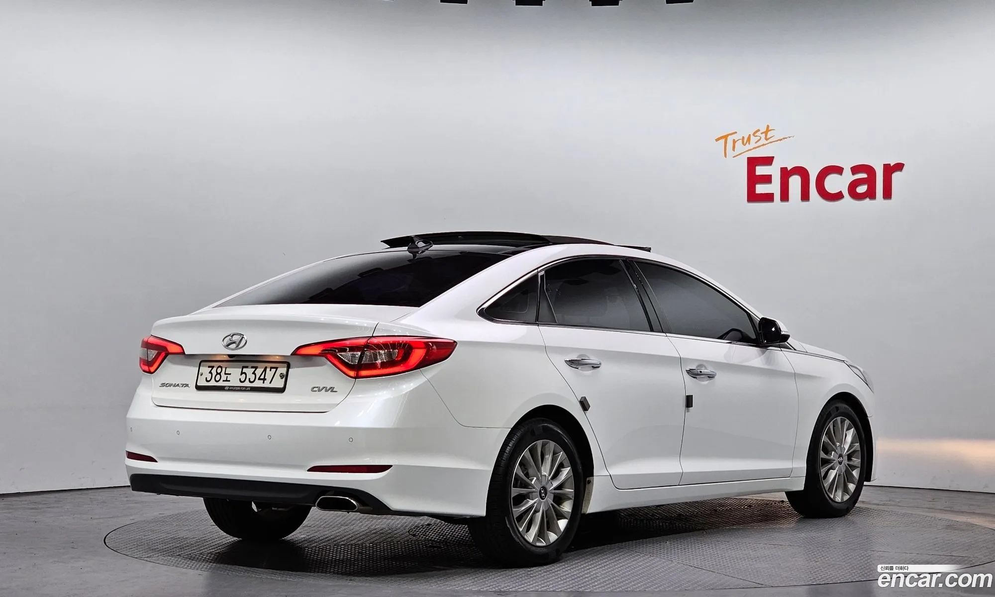 Hyundai LF Sonata 2014 — 17