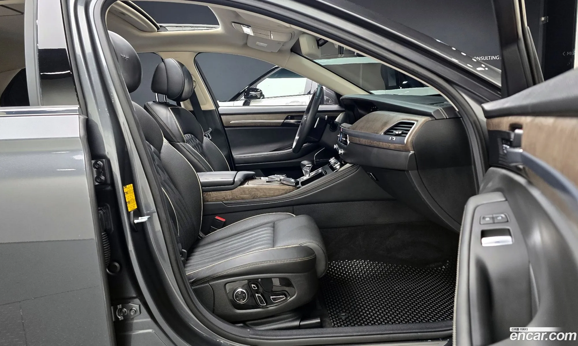 Genesis G90 2019 — 30