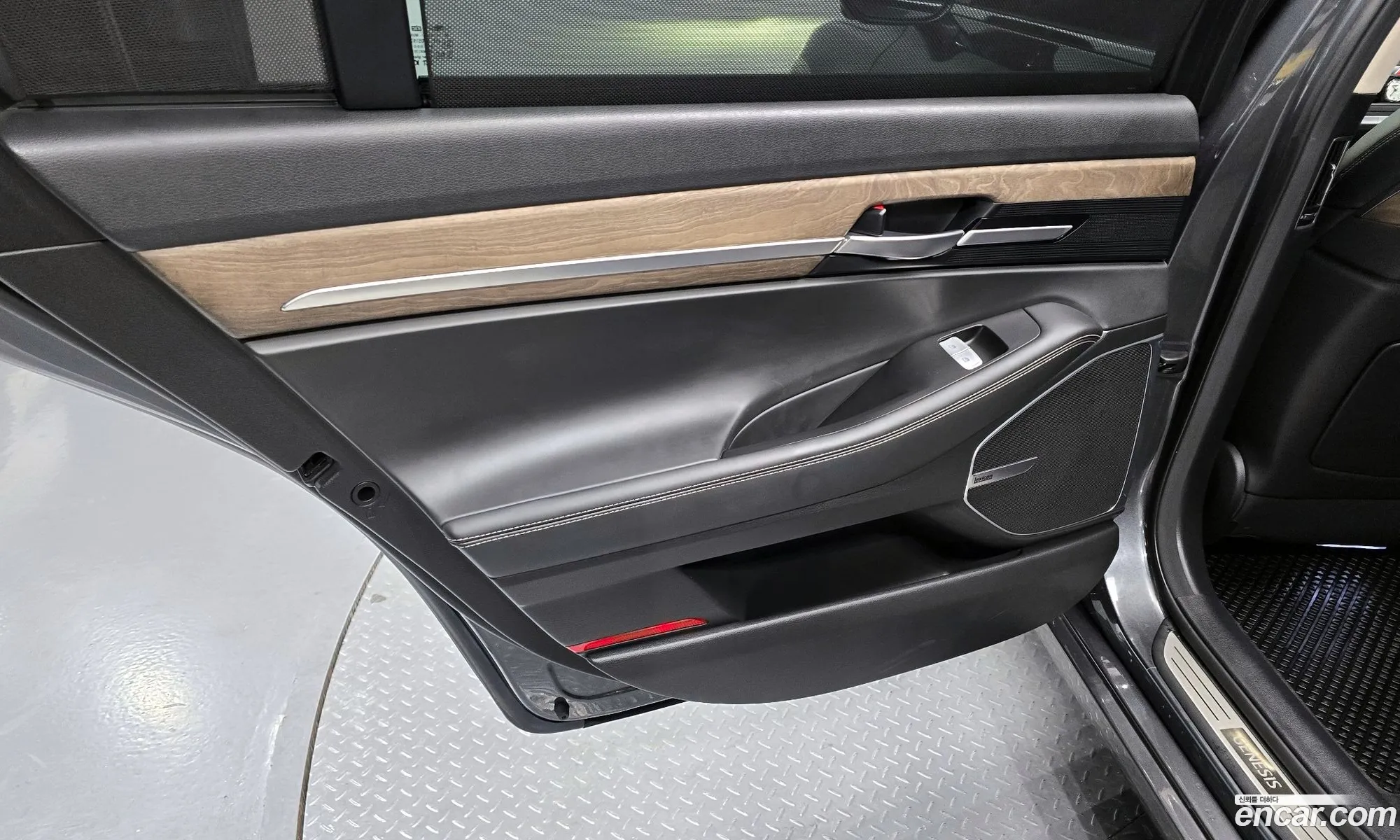 Genesis G90 2019 — 22