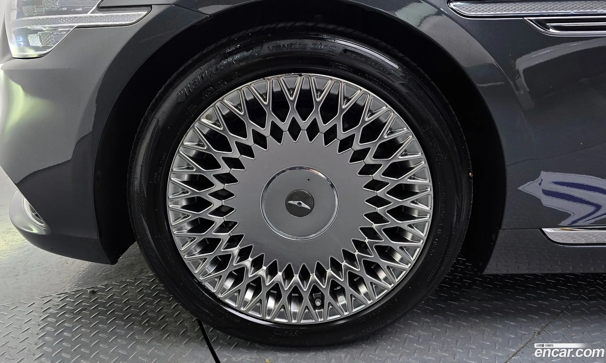 Genesis G90 2019 — 12