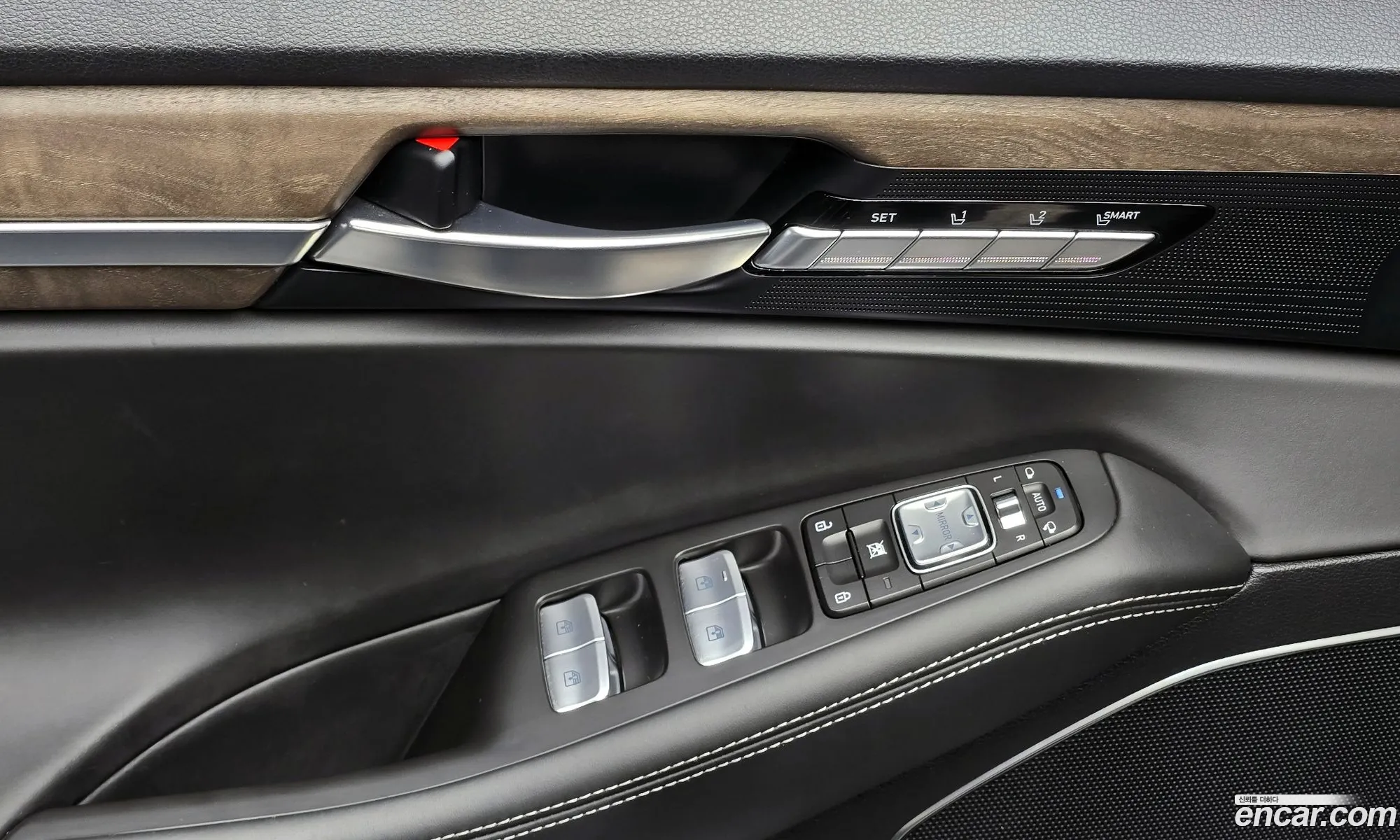 Genesis G90 2019 — 2