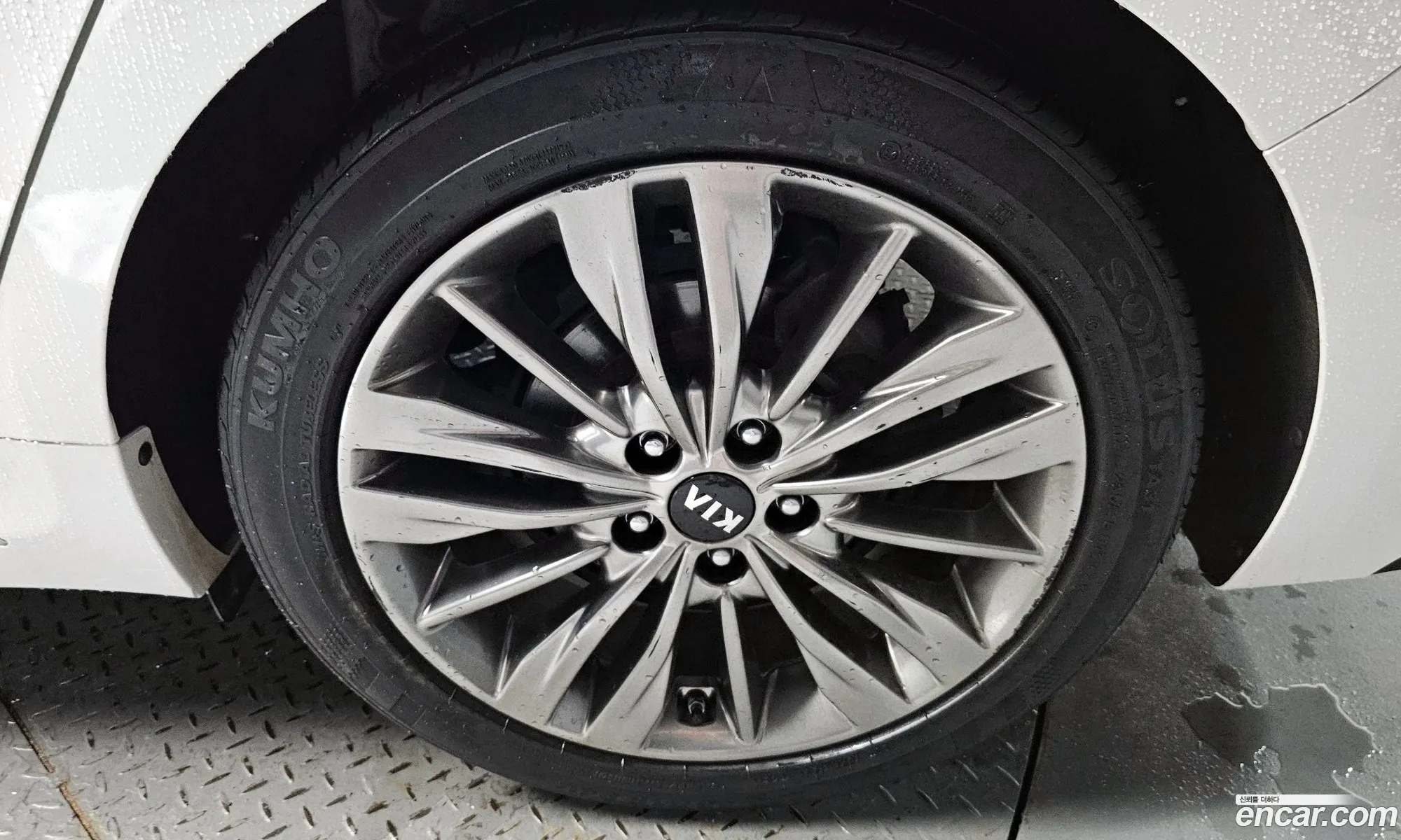 Kia K5 2019 — 32