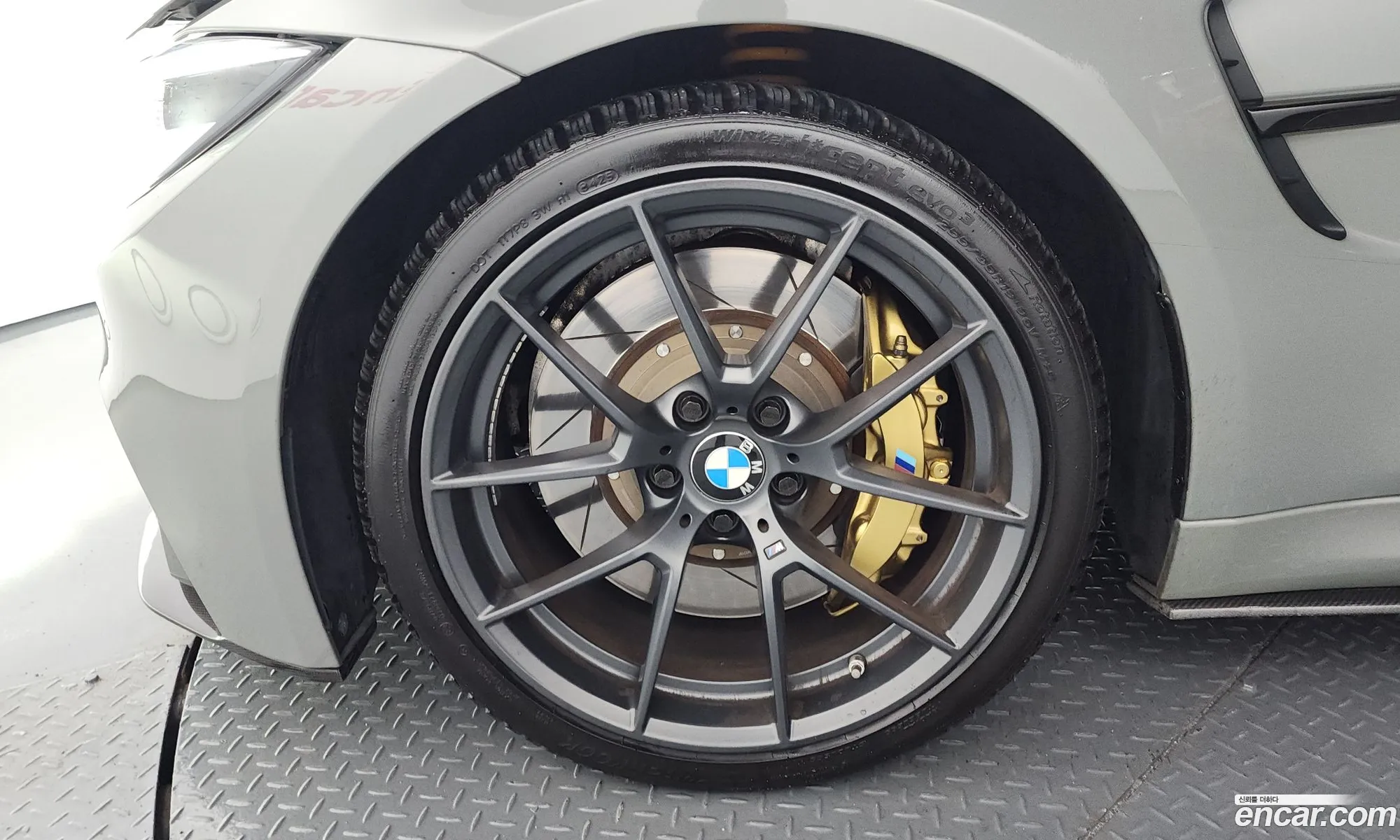 BMW M3 2018 WBS8M9105J5L58976 — 12