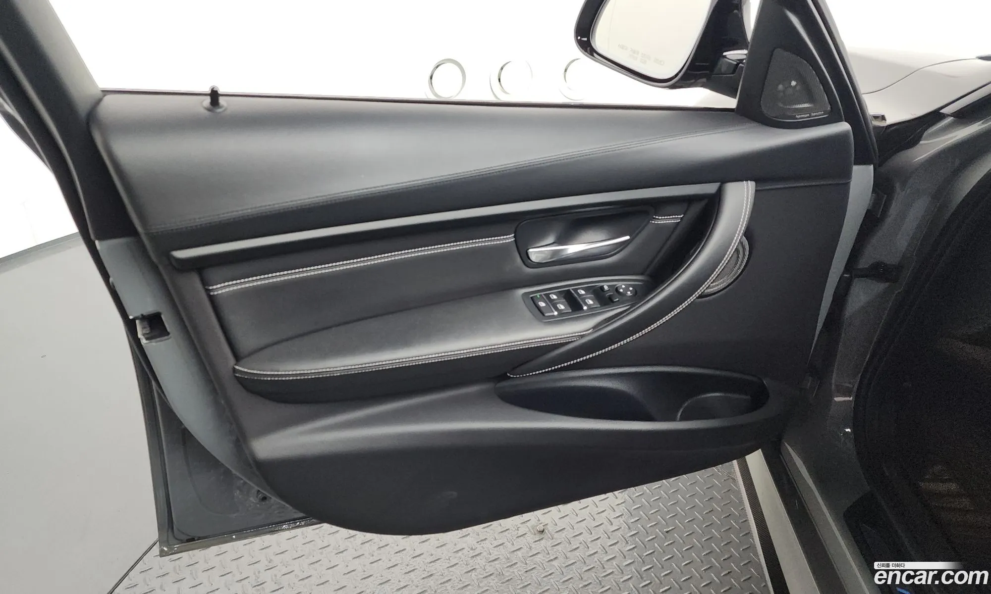 BMW M3 2018 WBS8M9105J5L58976 — 26
