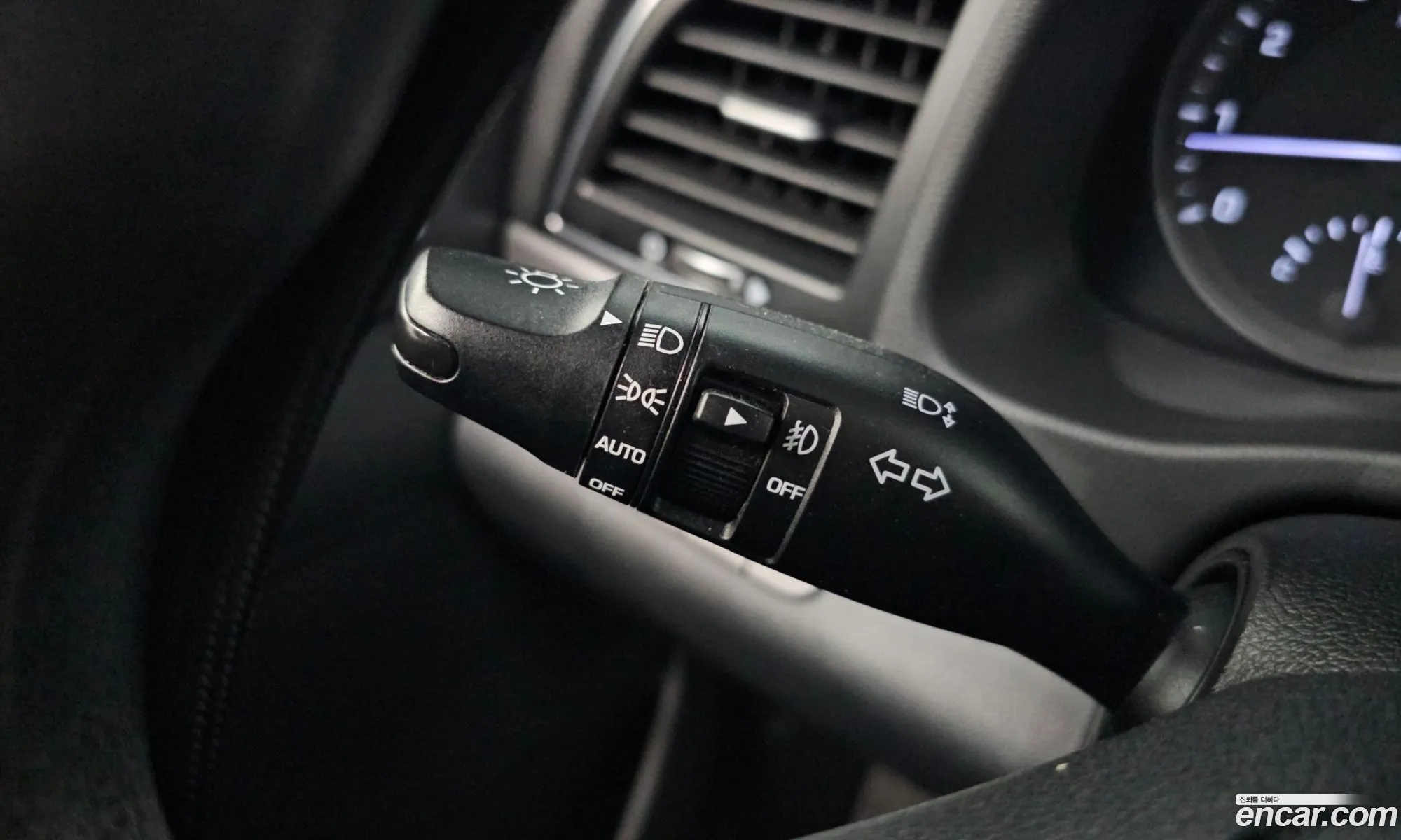Hyundai Elantra AD 2018 — 17
