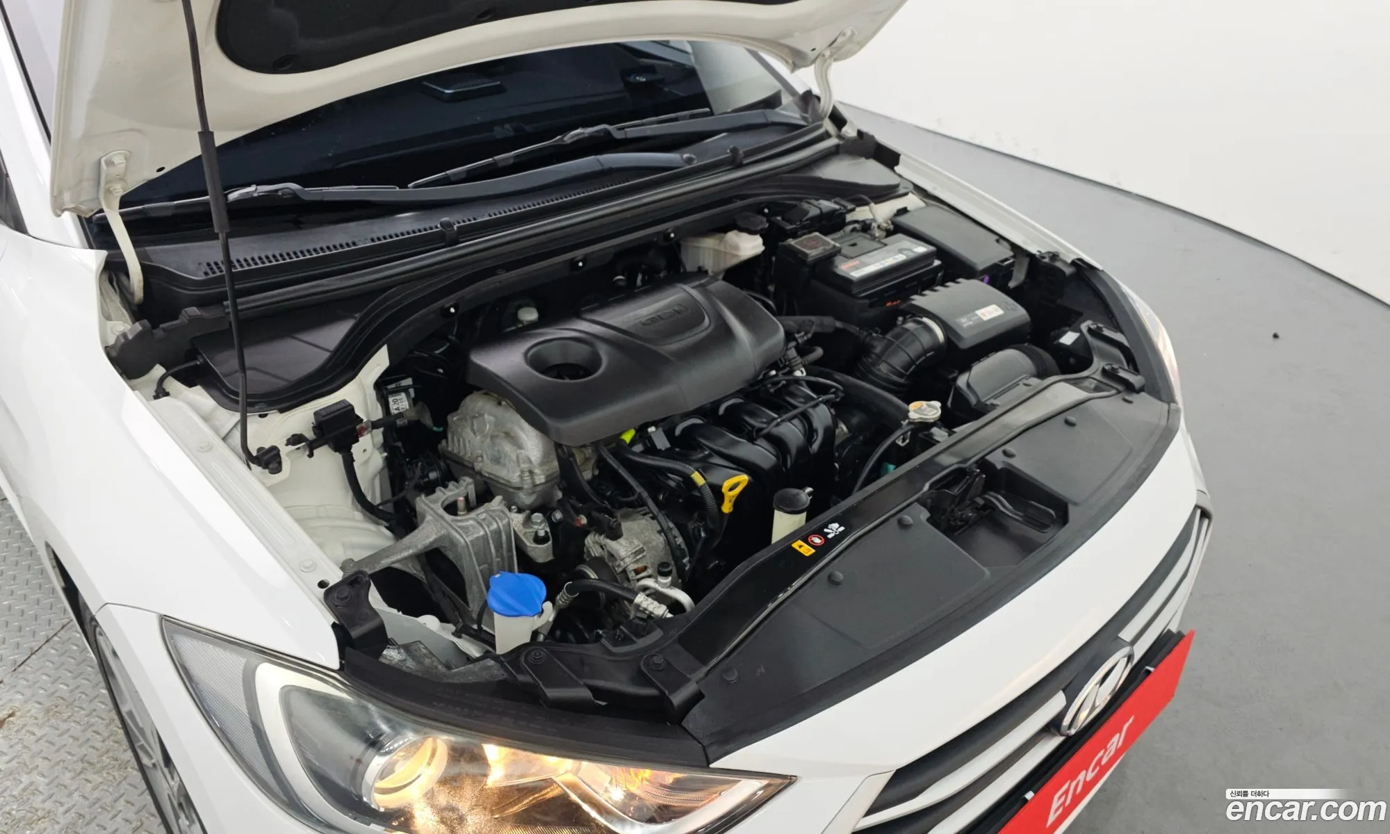 Hyundai Elantra AD 2018 — 6