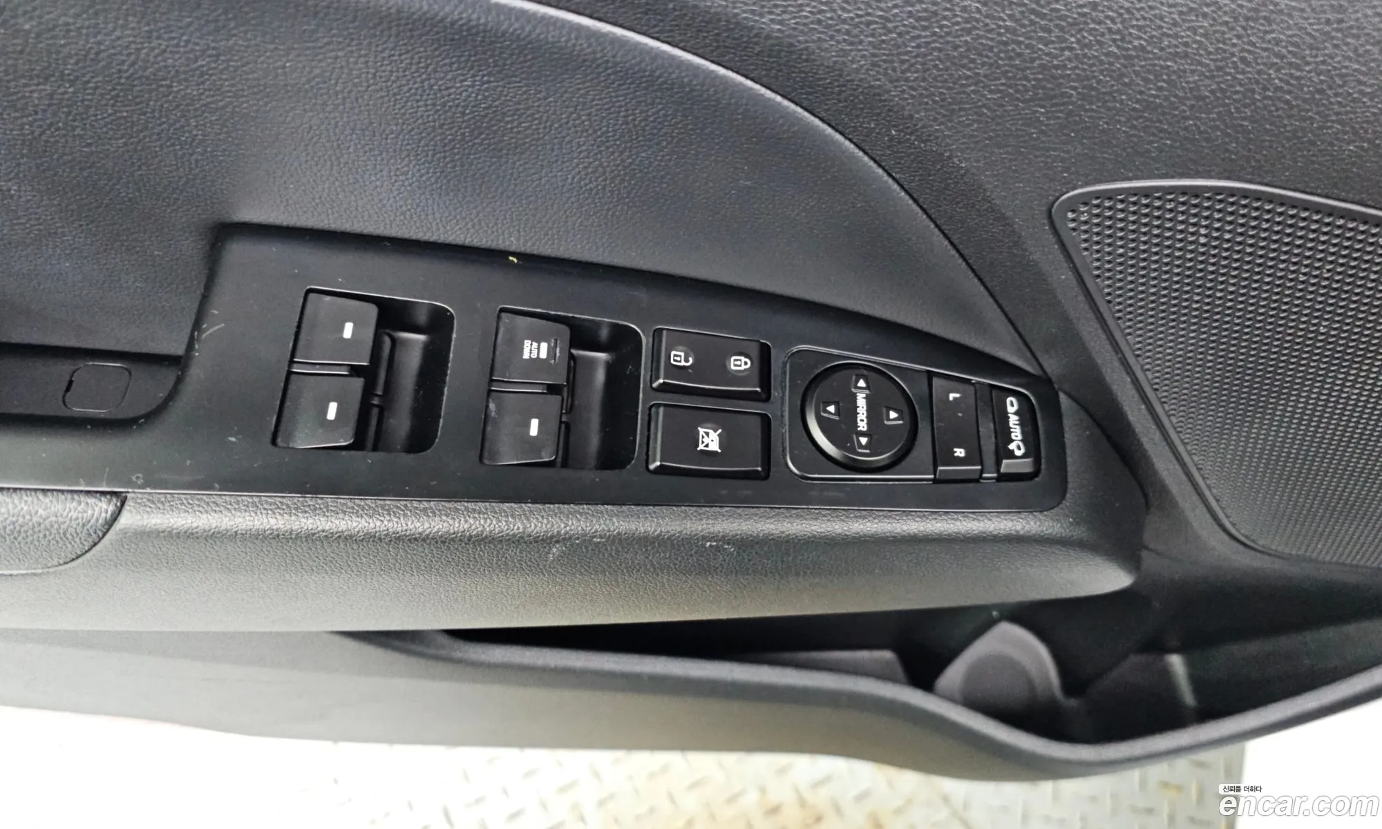Hyundai Elantra AD 2018 — 28