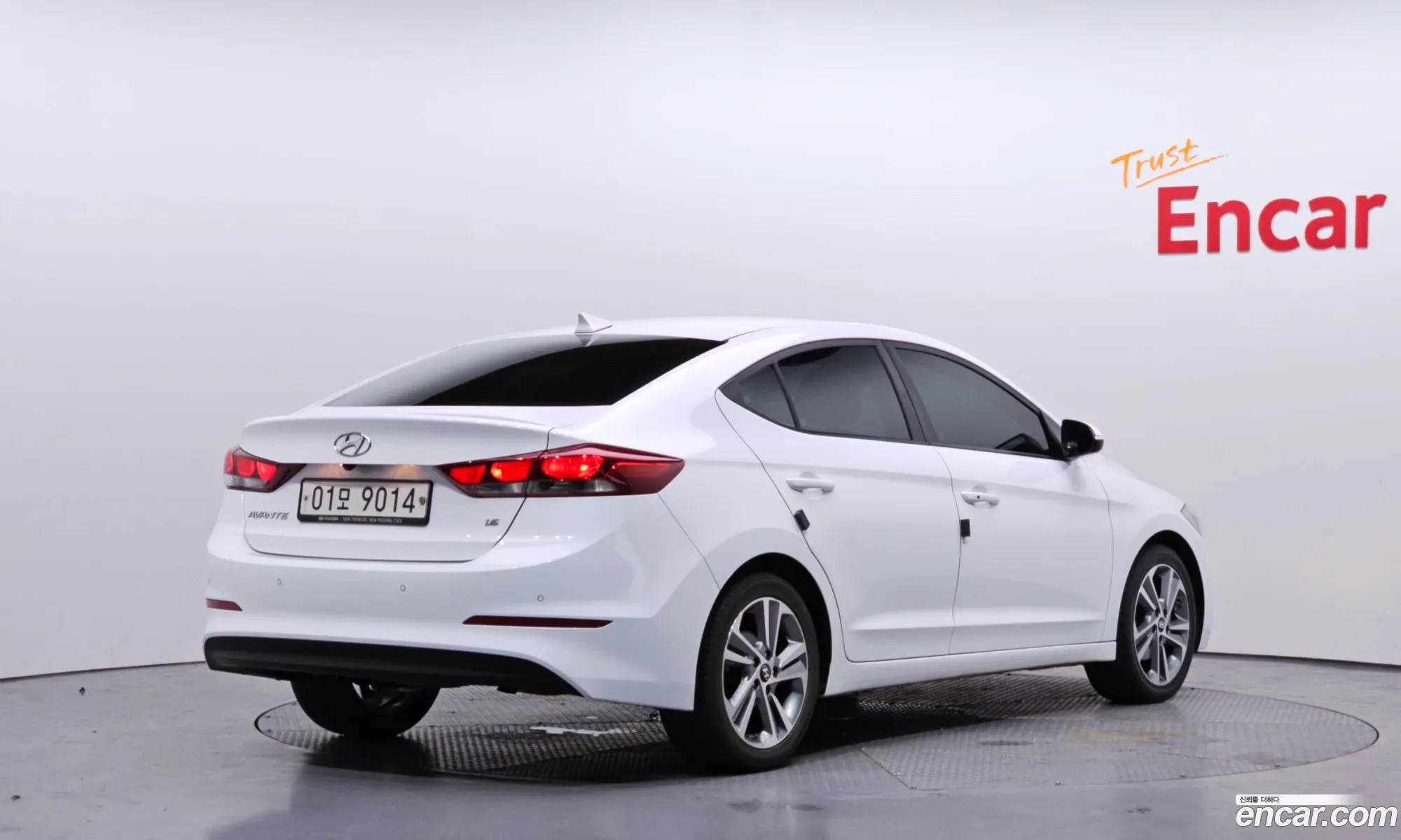 Hyundai Elantra AD 2018 — 2
