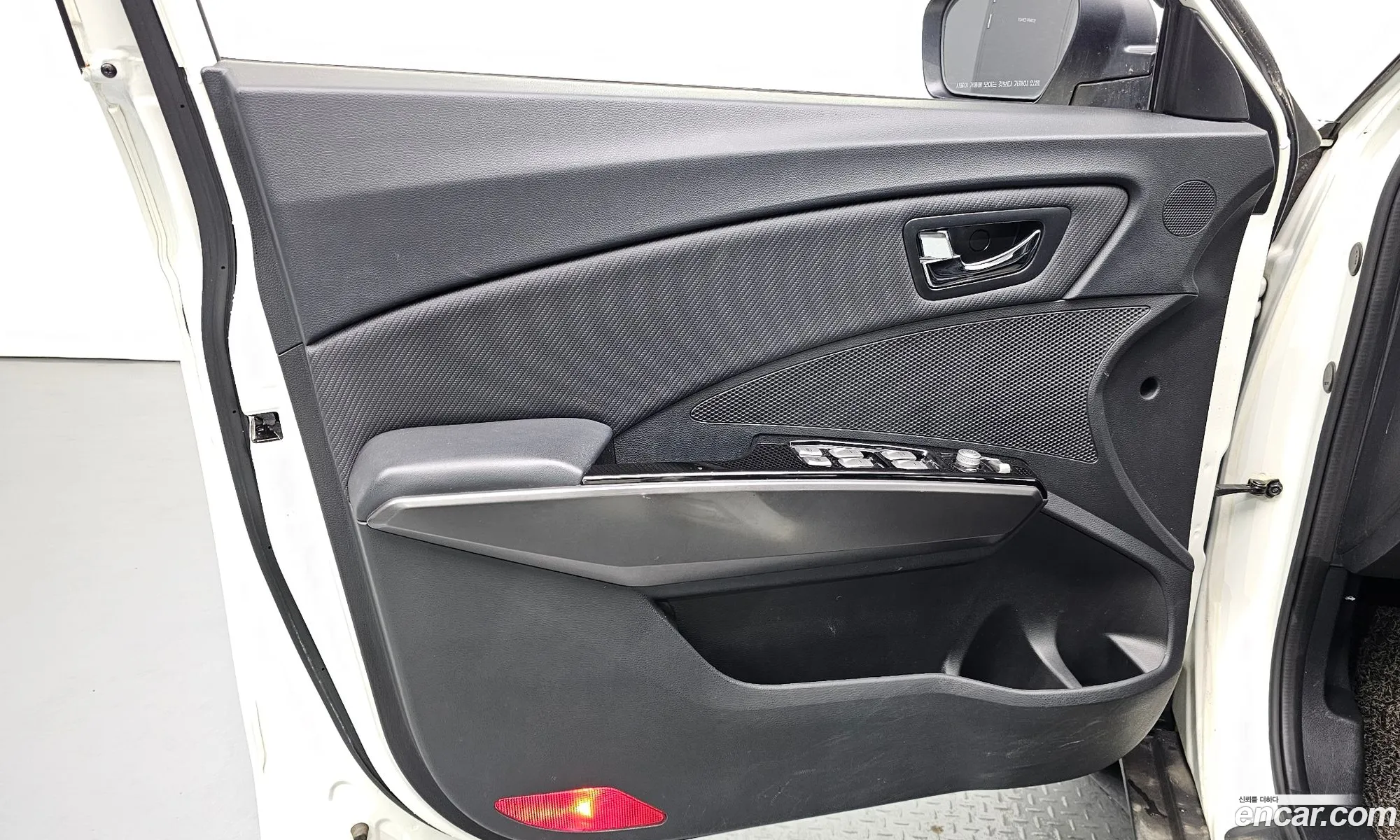 KG Mobility (SsangYong) Tivoli Air 2017 — 28