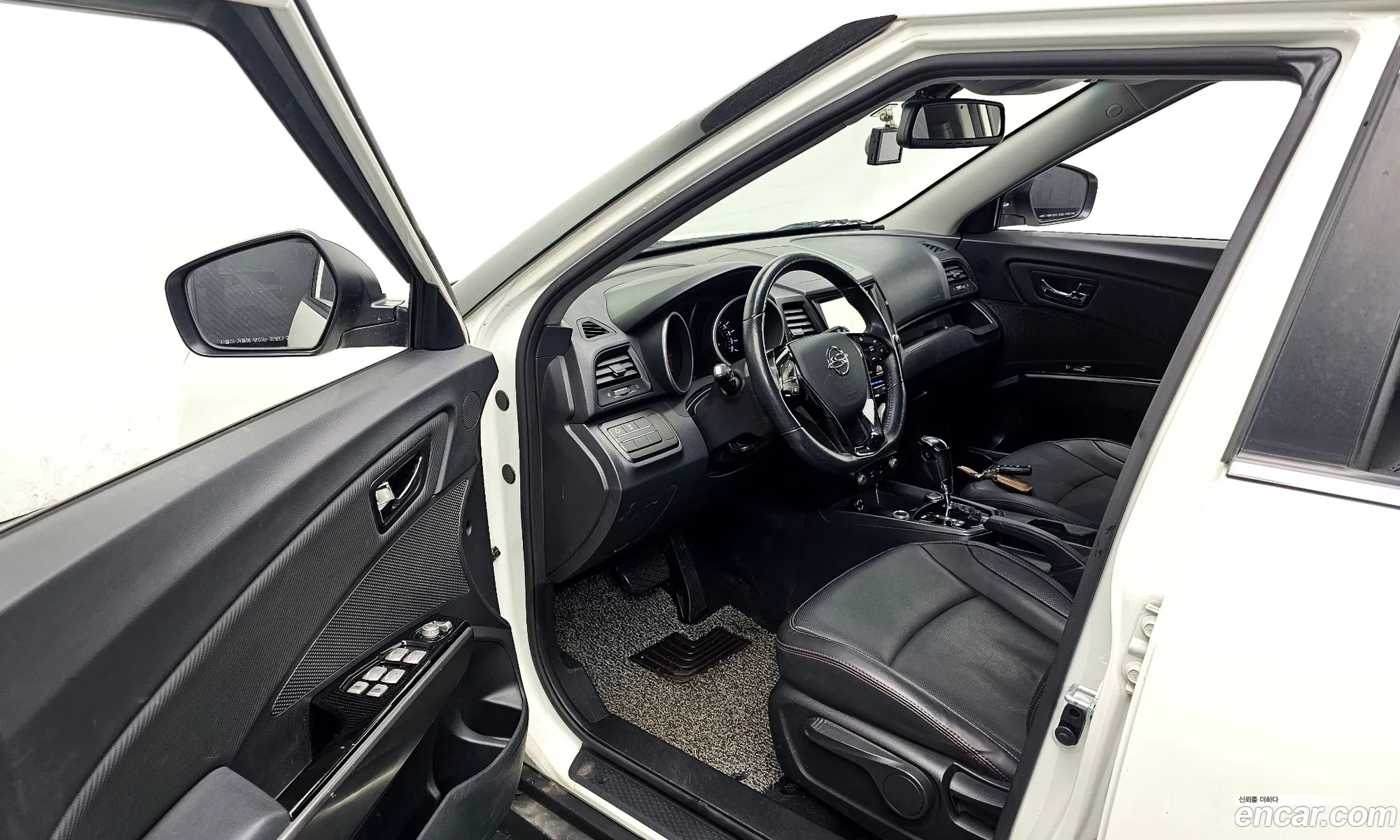 KG Mobility (SsangYong) Tivoli Air 2017 — 24