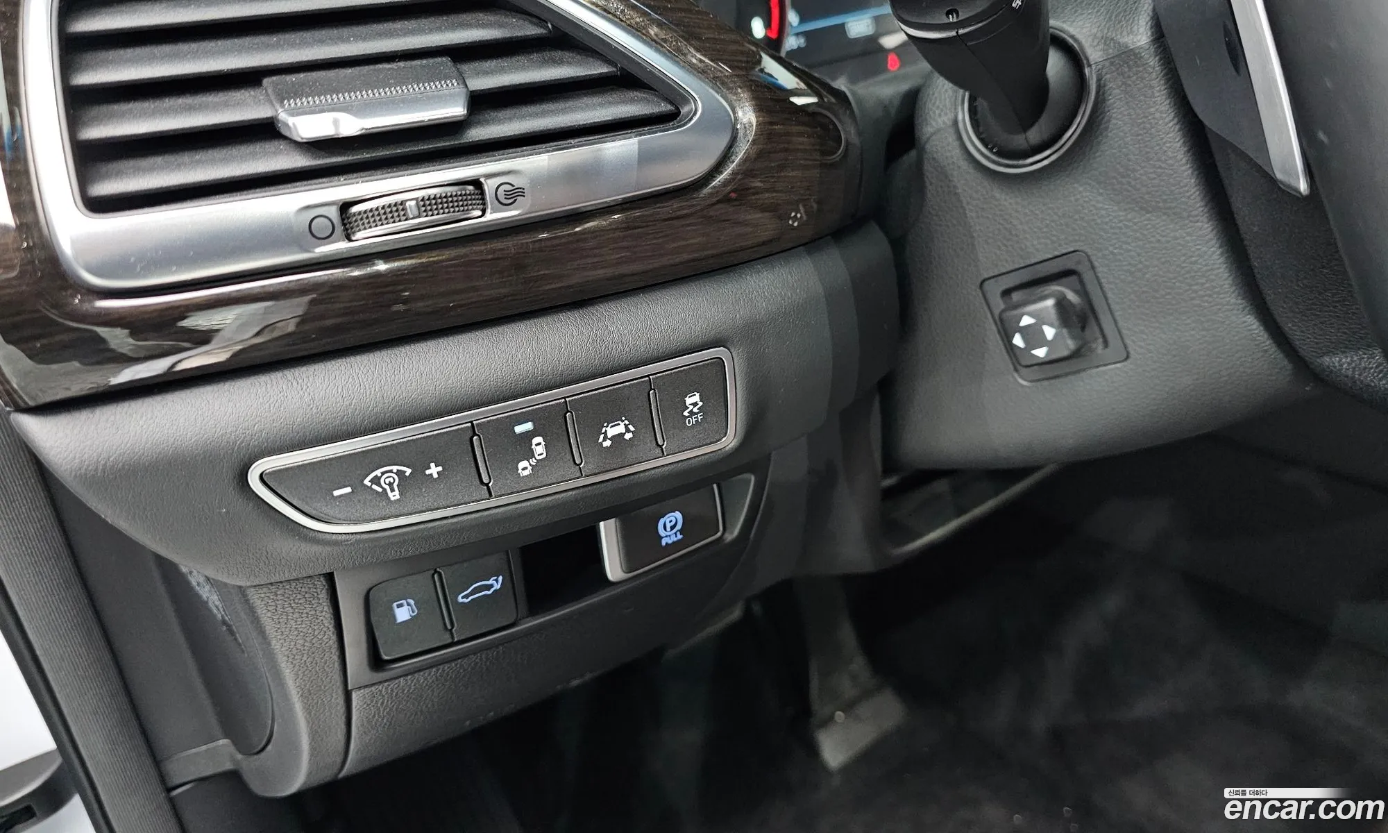 Genesis EQ900 2017 — 19