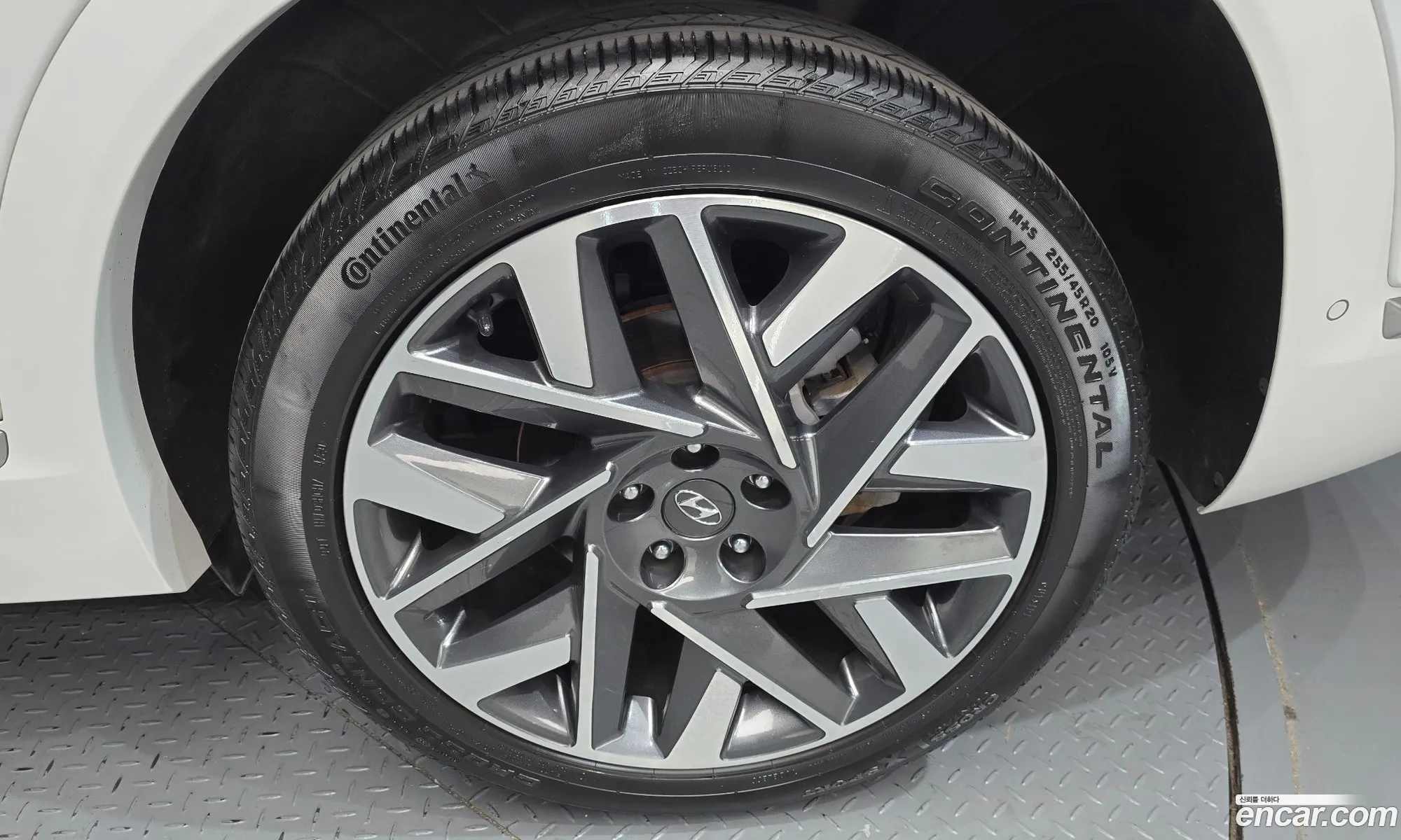 Hyundai Santa Fe 2022 — 25