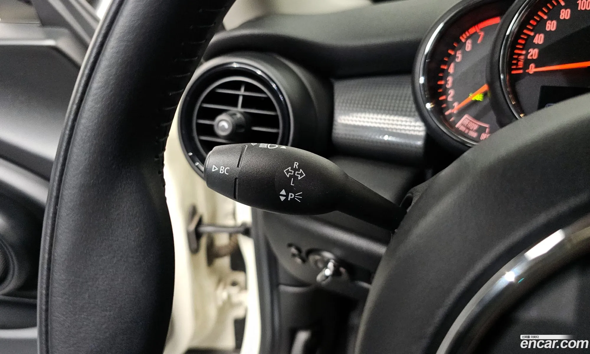 Mini Cooper 2020 — 12