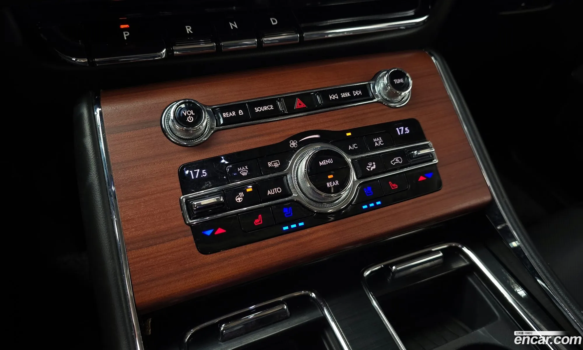 Lincoln Aviator 2020 — 23